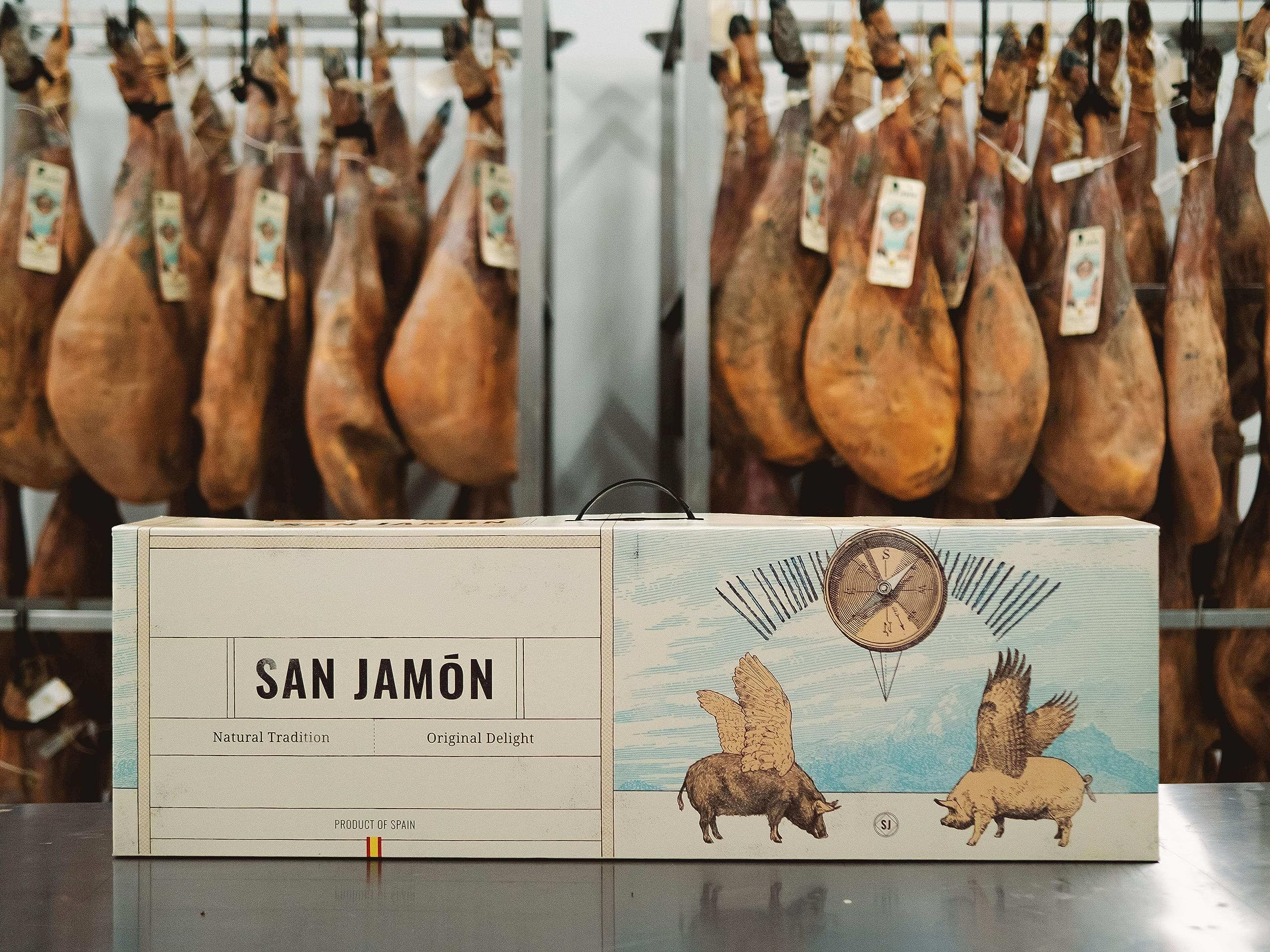 SAN JAMÓN. Jamón Ibérico de Bellota 50% Raza Ibérica. Pata de Jamón Etiqueta Roja de 8,5-9 kilos de Elaboración Artesanal con una Curación Mínima Garantizada de 36 Meses en Secadero Natural.