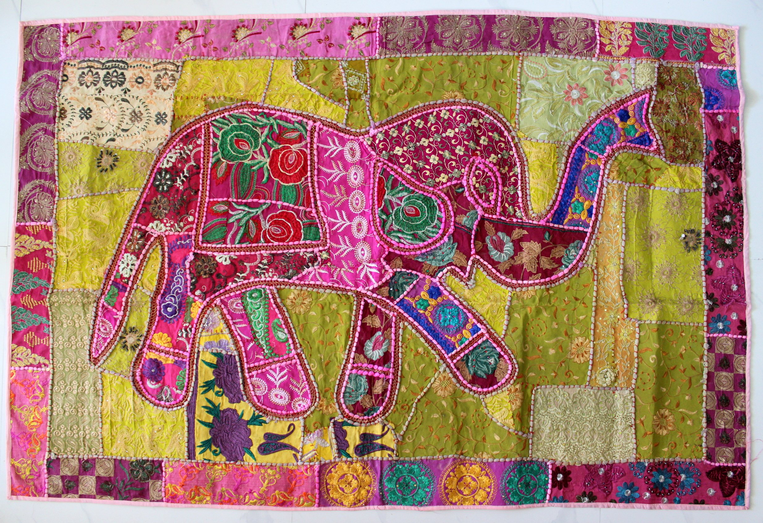 Tapisserie murale indienne Rajasthani multicolore decoration textile 99x147 cm