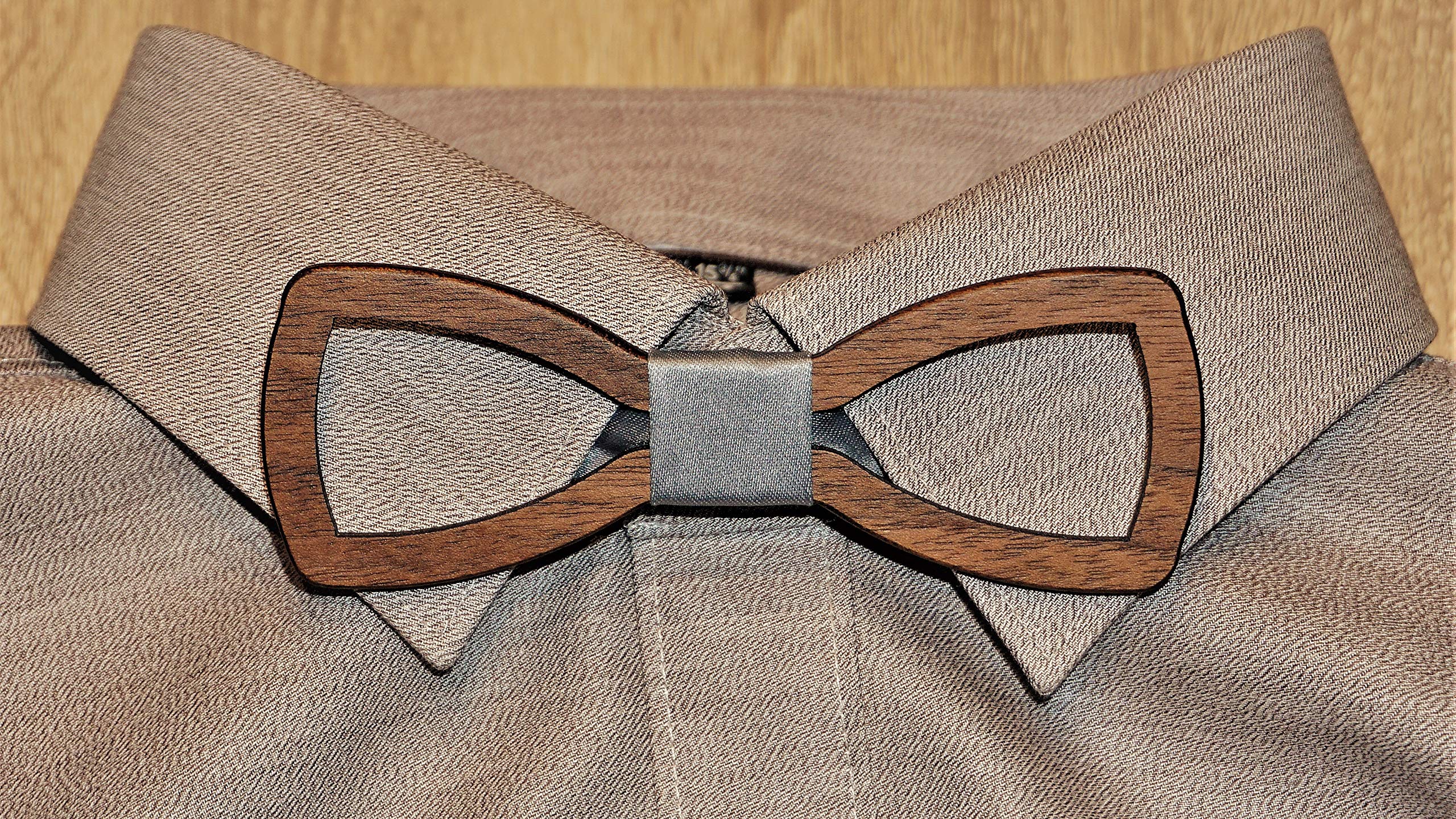 Holzfliege Männer grau mit Ausschnitt Herren-Fliege mit elegantem Stoffband handgefertigt Shabby Chic Querbinder Bräutigam Accessoires
