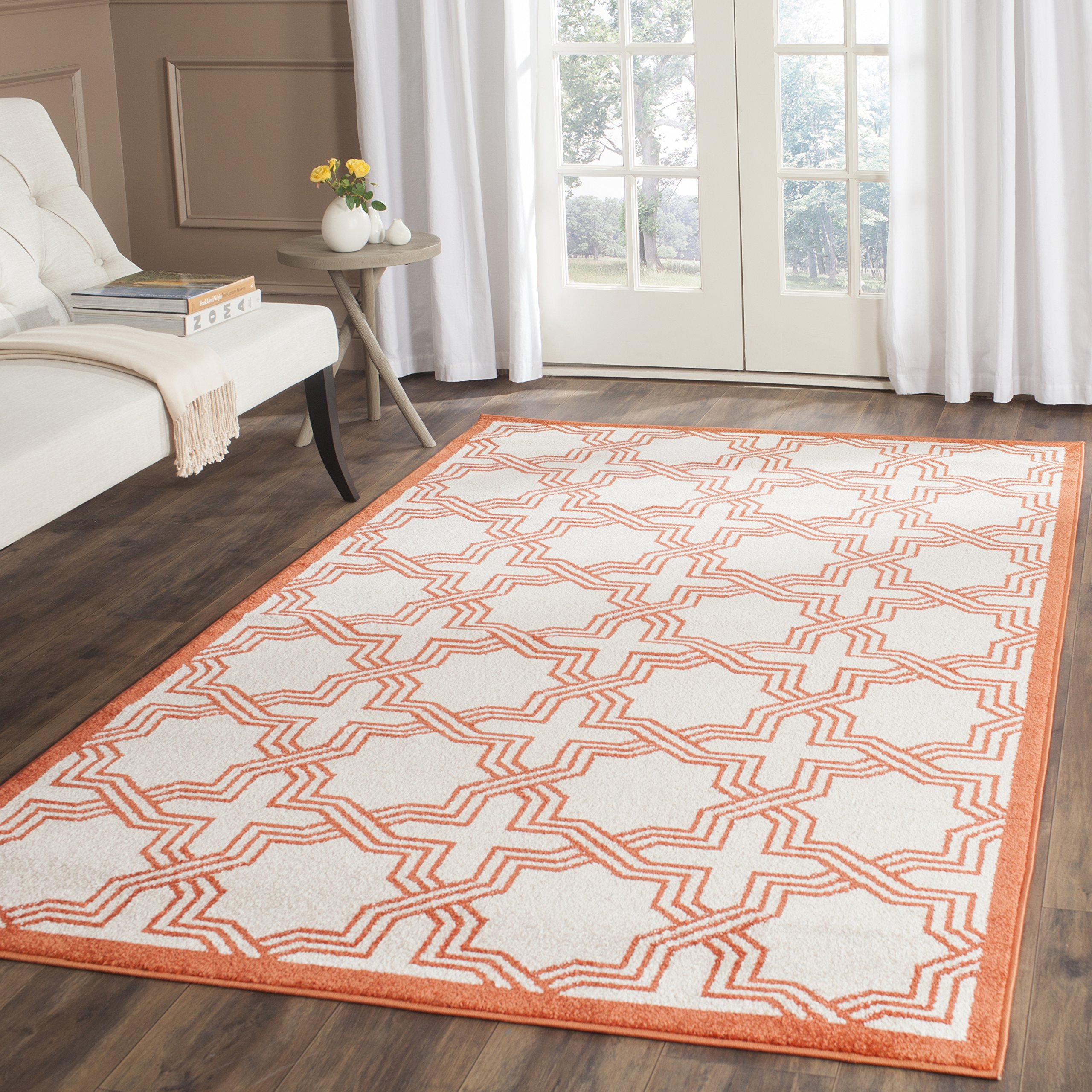 SAFAVIEH Amherst Collection Area Rug - 6' x 9', Ivory & Orange, Geometric Design, Non-Shedding & Easy Care, Ideal for High Traffic Areas in Living