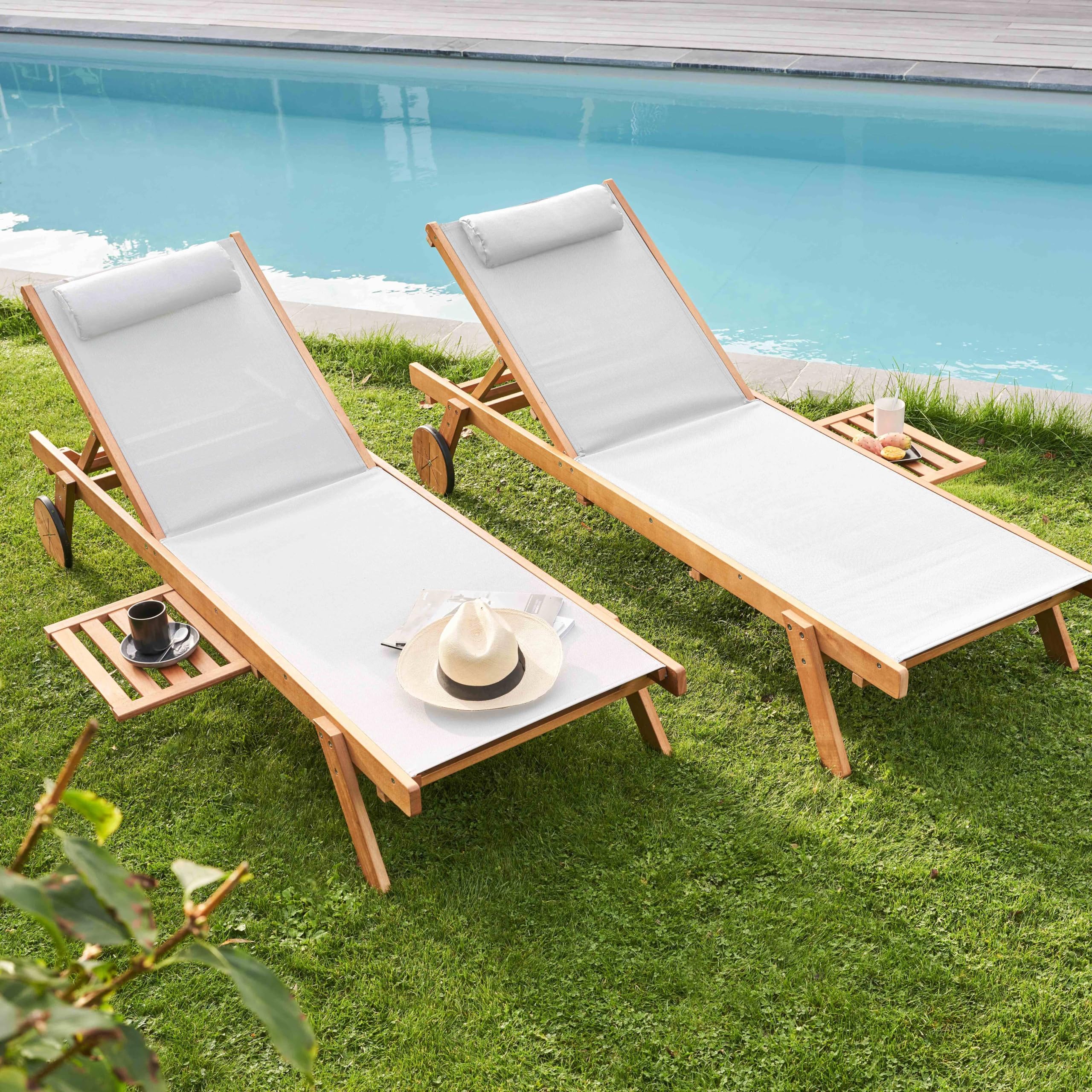 Oviala Lot de 2 Bains de Soleil avec Coussin et Tablette en Bois Blanc