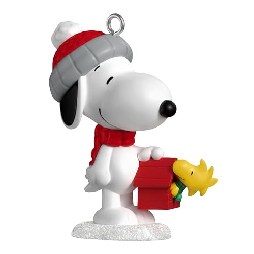 Hallmark Keepsake Mini Peanuts Christmas Ornament (Winter Fun with Snoopy)