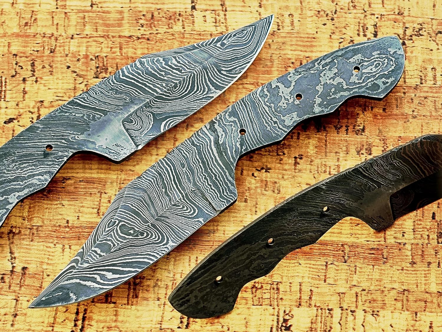Twist pattern Damascus steel clip point blank blade, 8.5 inches long full tang blank blade with 3.75 cutting edge, 3 finger groove scale with 3 pins, knife making supplies