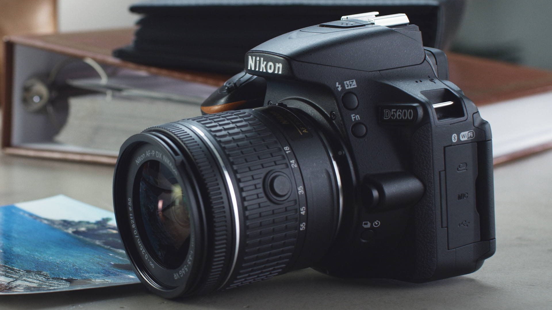 Amazon.com : Nikon D5600 DSLR with 18-55mm f/3.5-5.6G VR and 70