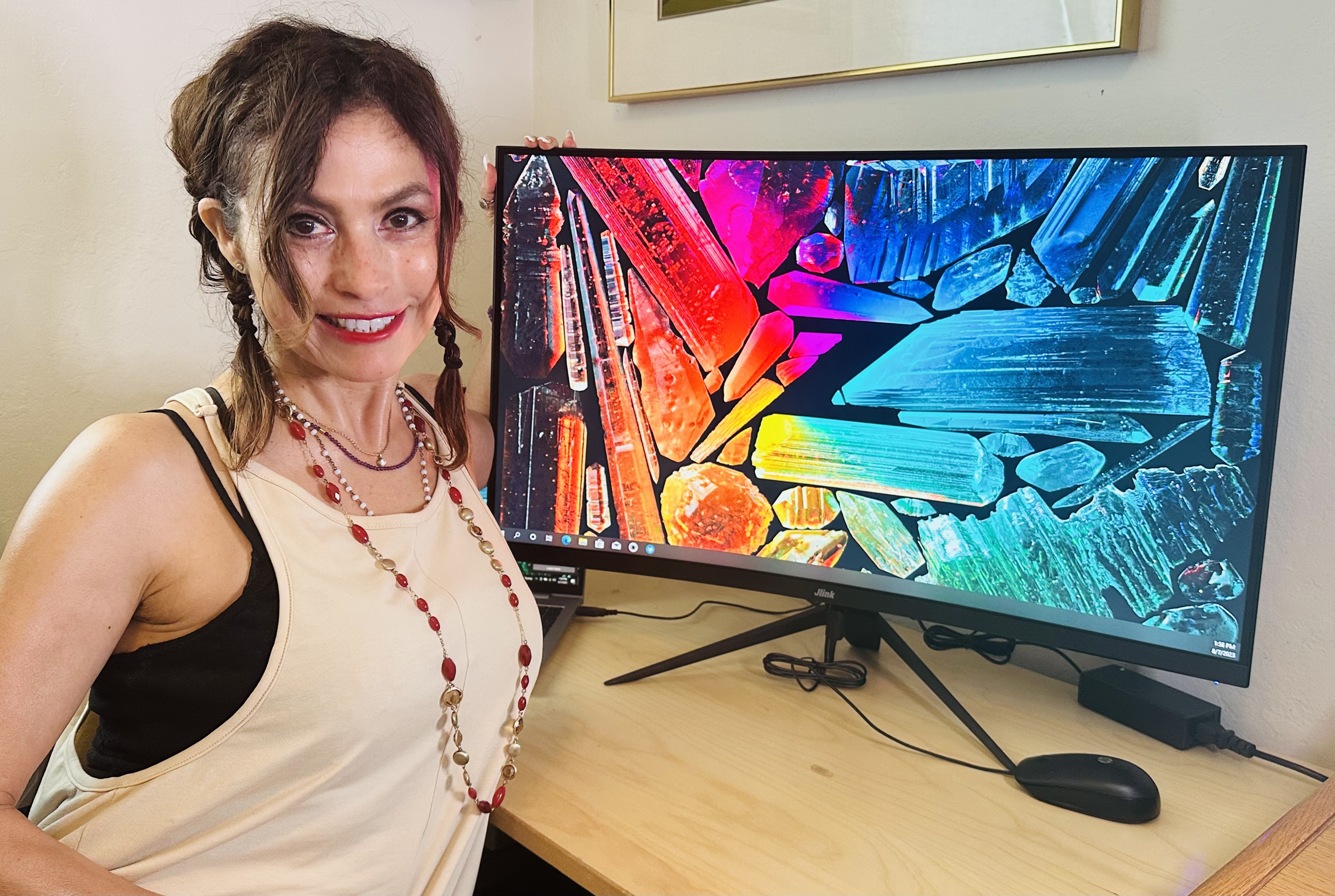 Watch Jlink 32 inch Curved Gaming Monitor 1080P with up to 240Hz