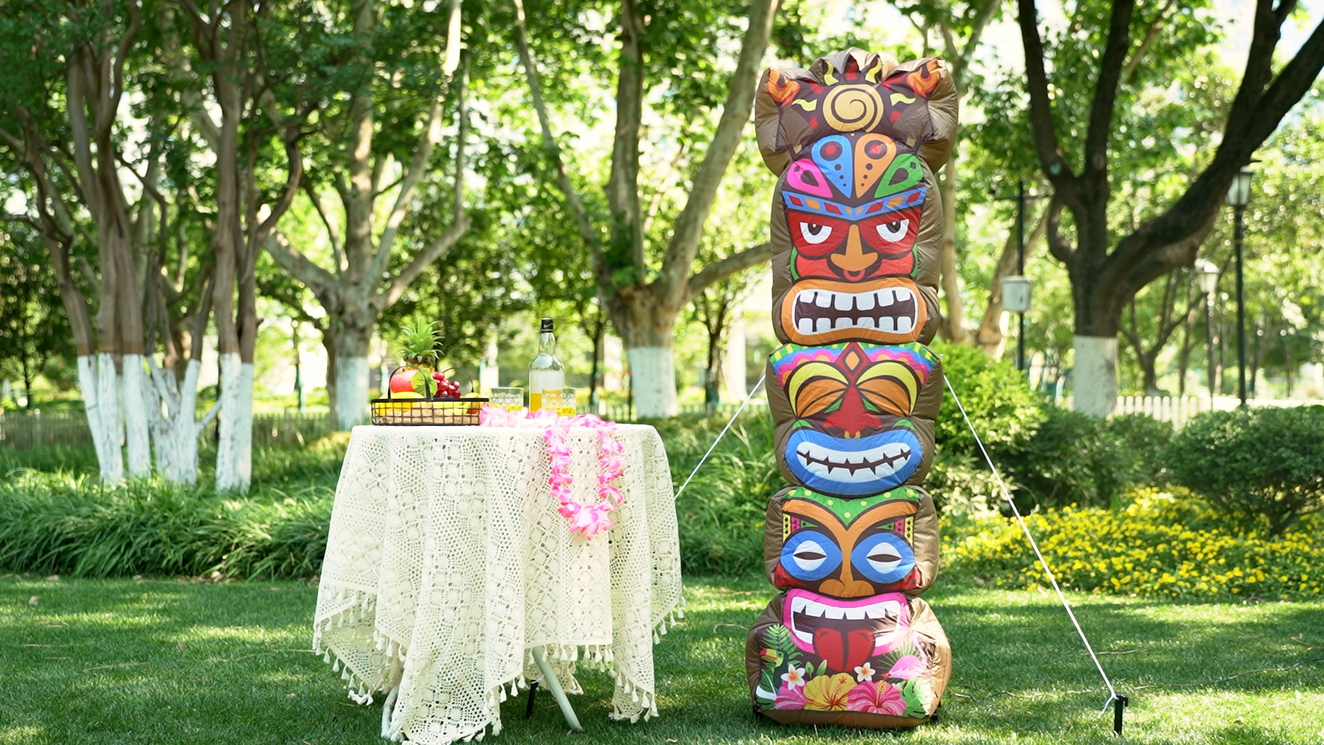Amazon.com: Shappy 5 ft Inflatable Tiki Decoration Outdoor Luau