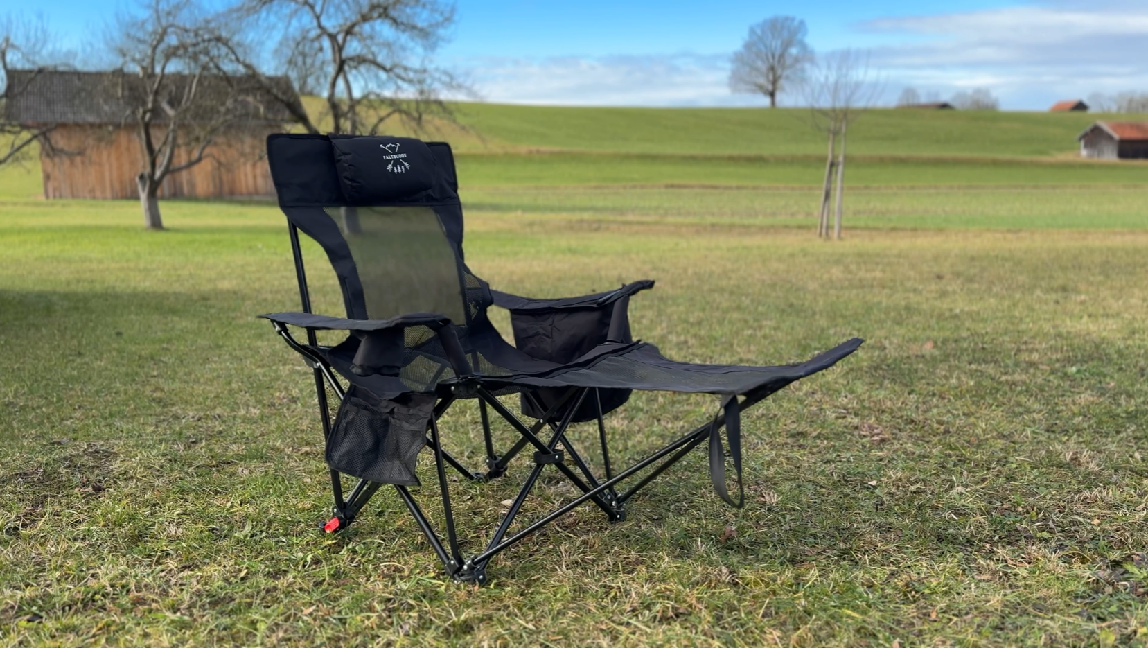Faltbuddy® Campingstuhl faltbar & Liegestuhl klappbar 2in1 180Kg schwarz [XXL Kühltasche] Faltstuhl I Klappstuhl I Angelstuhl Campingliege Strandliege 