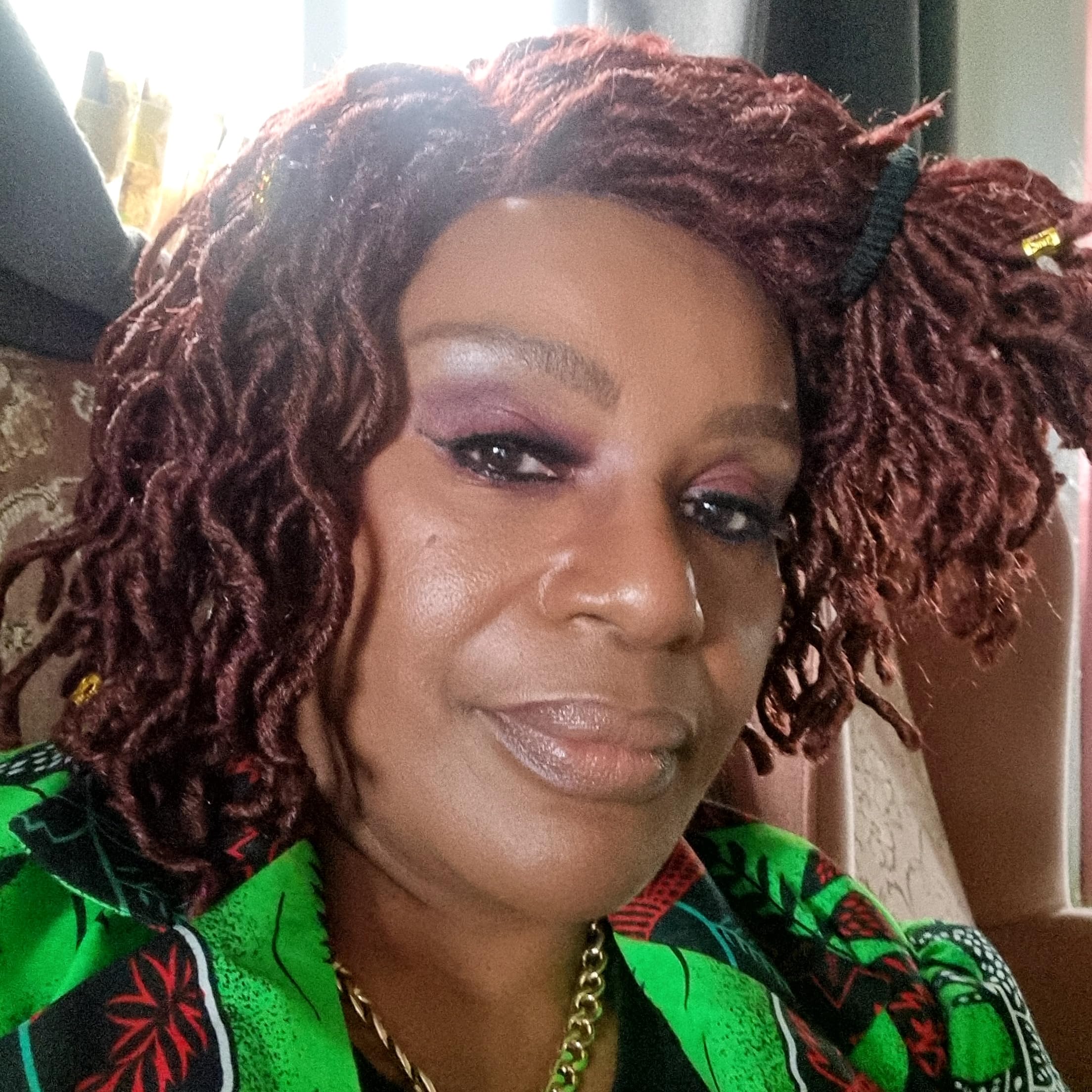 The Home Decor Guru.'s Amazon page