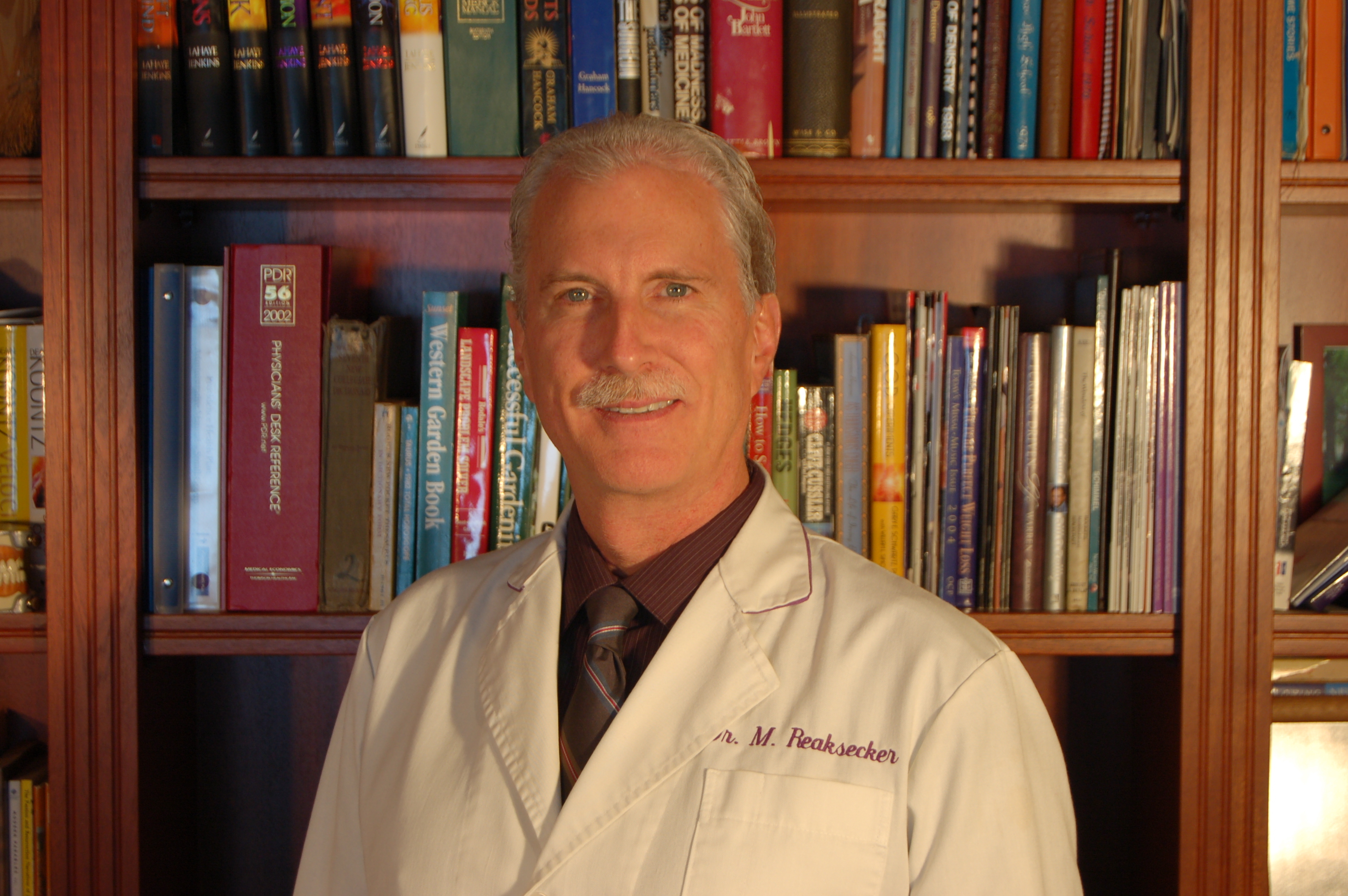 Mark R Riser Do Amazon.com: Mark Reaksecker, DMD: books, biography, latest update