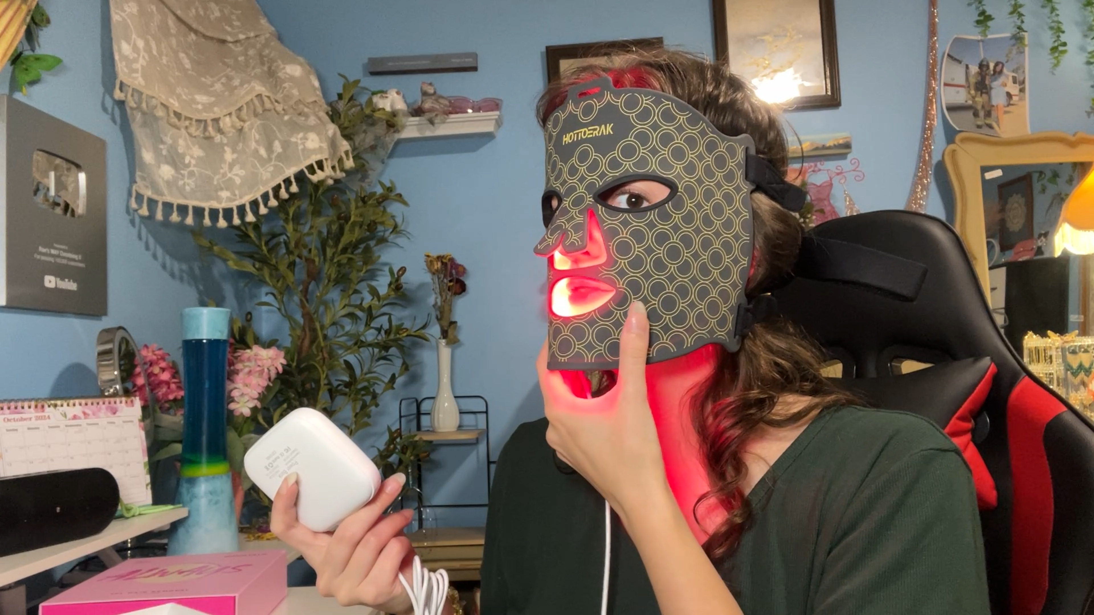 Hottoerak Red Light Mask, Portable LED Face mask with Power Bank