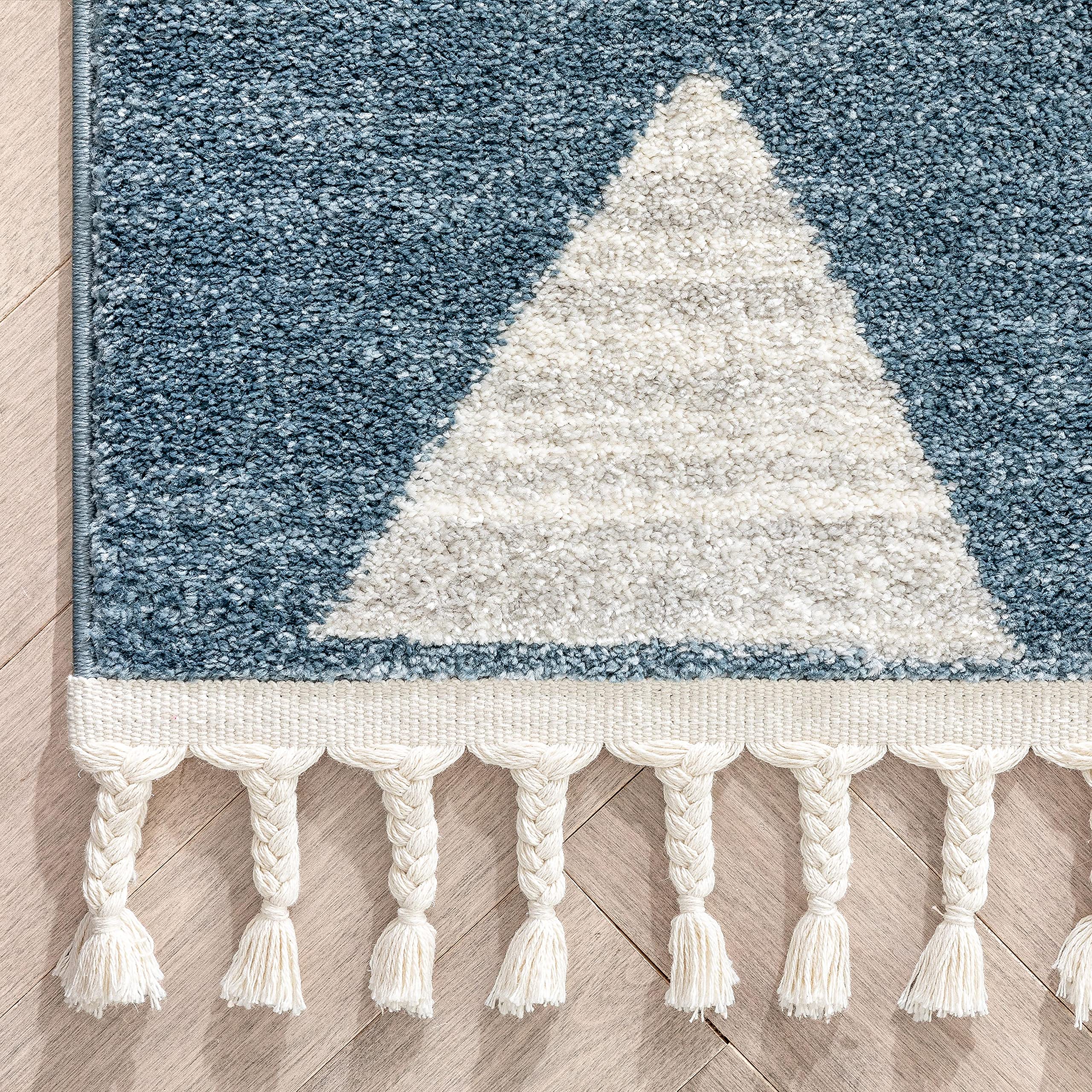 Amazon.com: Well Woven Tango Blue Geometric Triangle Pattern Stain