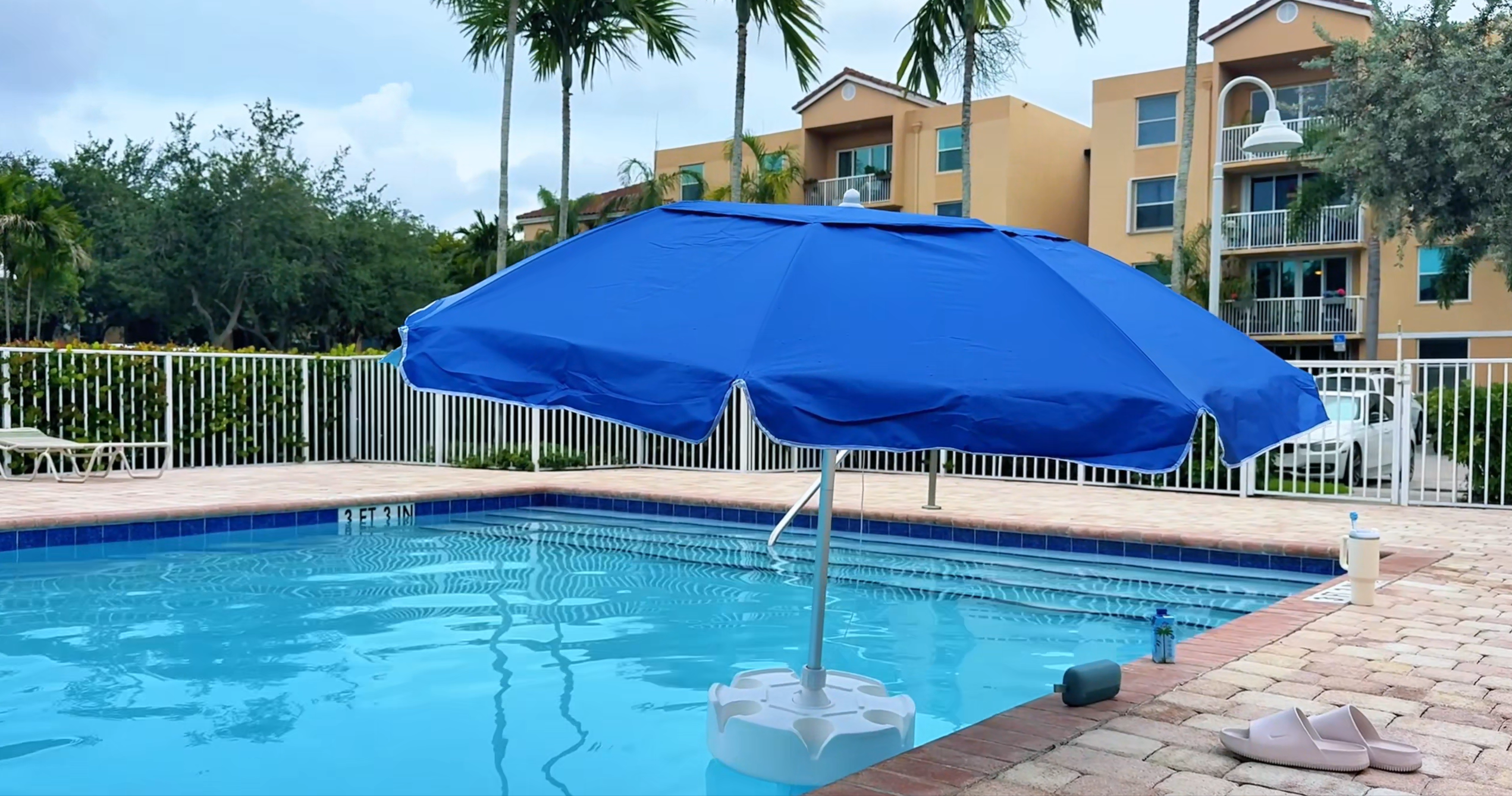 PASAMIC 7FT Floating Table Umbrella with Base & Cup Holder, Portable Pool Umbrella for Inside of Pool, Floating Poolside Shade Include Easy Carry Bag for Swimming Area, Beach, Lake House, Navy