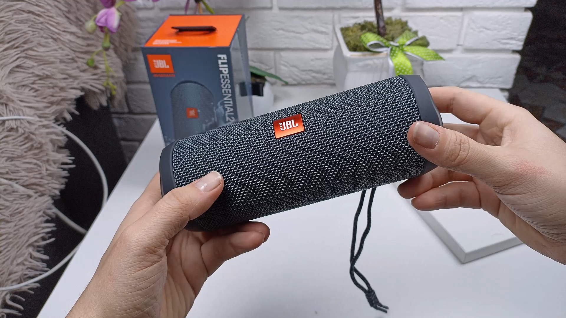 JBL Flip Essential 2 - Quick Demo and Review