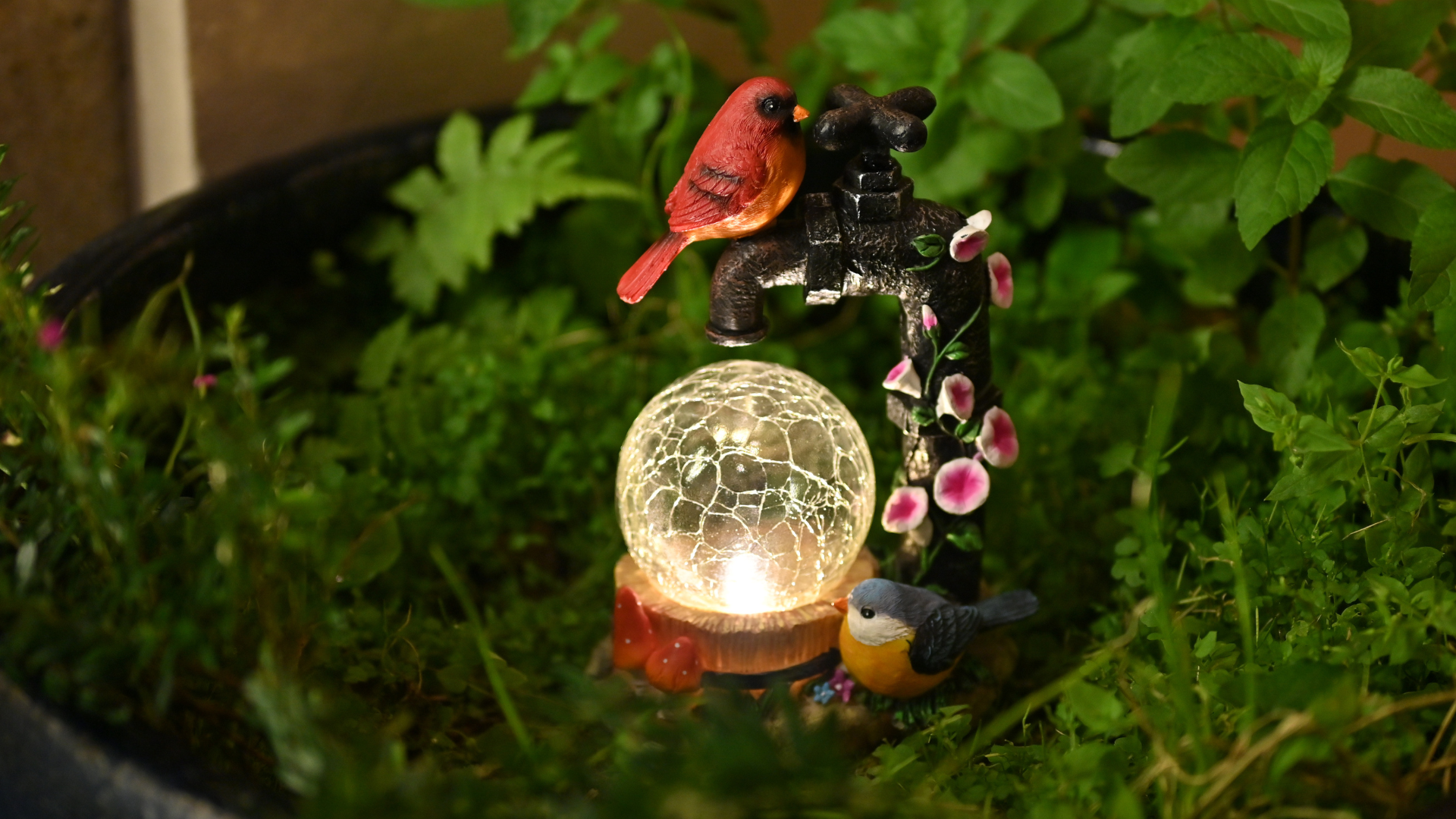 Garden Birds of the World 鳥　置物 Amazon.com : TERESA'S COLLECTIONS Garden Decor for Outside Red