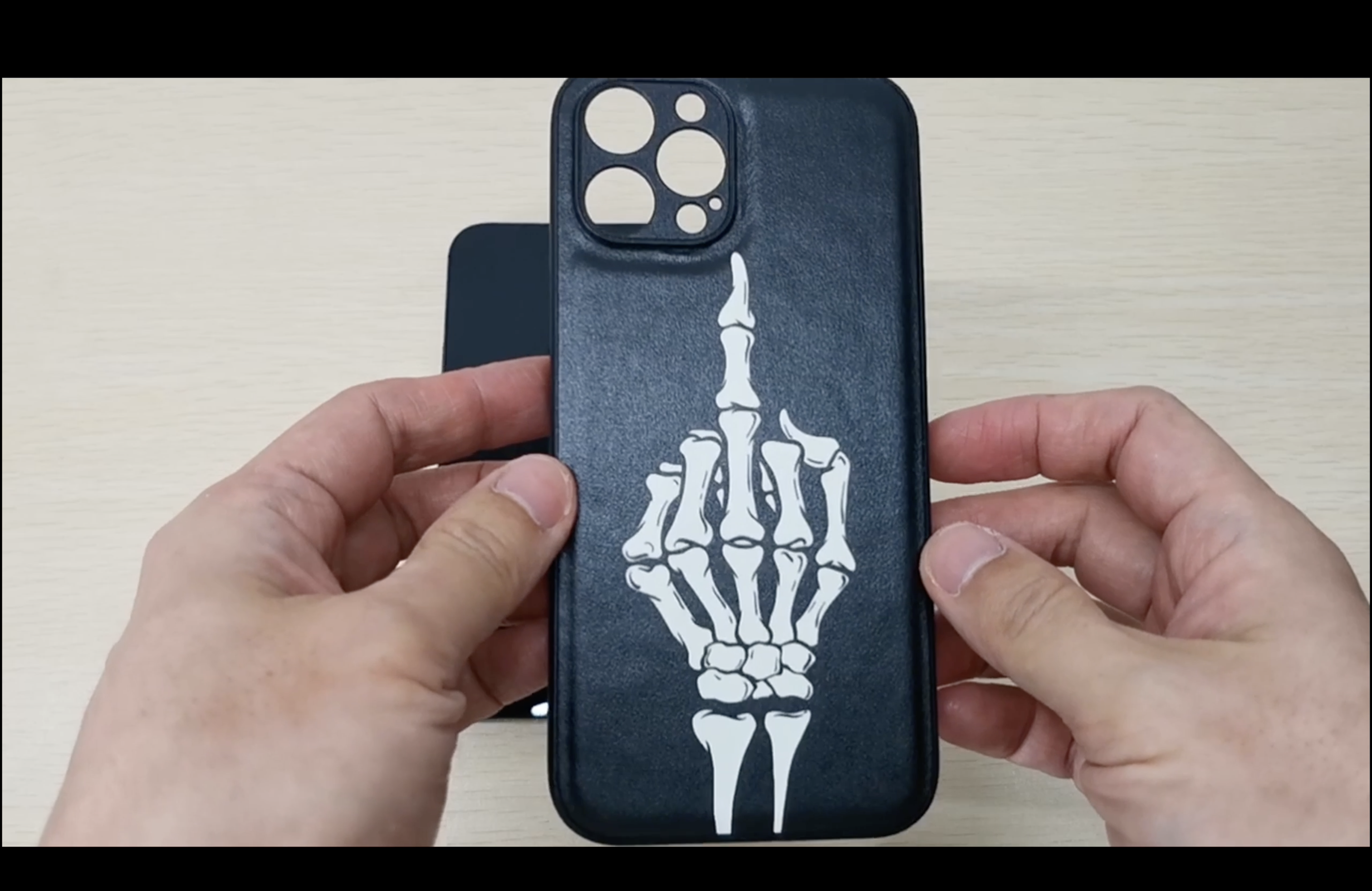 EZB Funda IPhone Wednesday | Diseño Gótico Terror | Protección Golpes | IPhone 12 Blanco