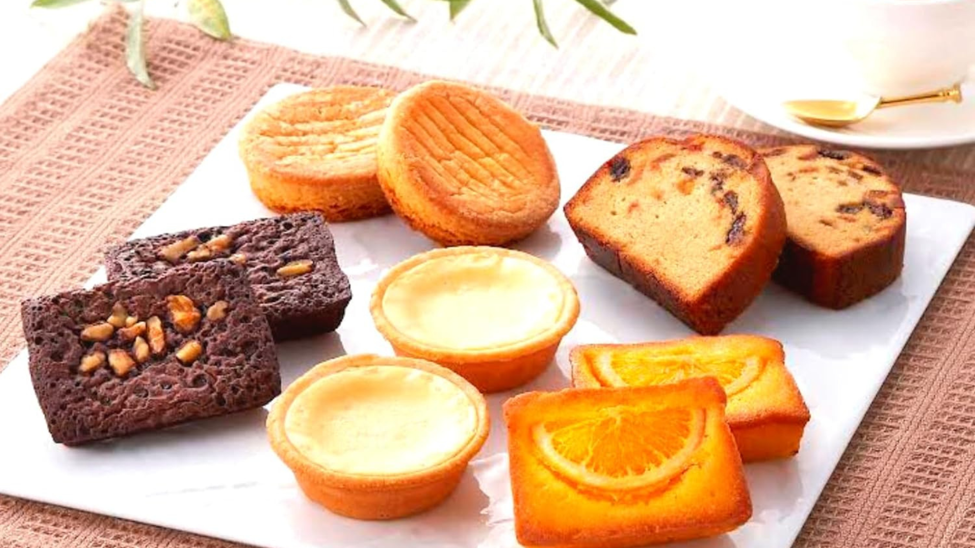 Amazon.co.jp: 洋菓子 お菓子 詰め合わせ 3種6個入 坂井宏行のこだわり