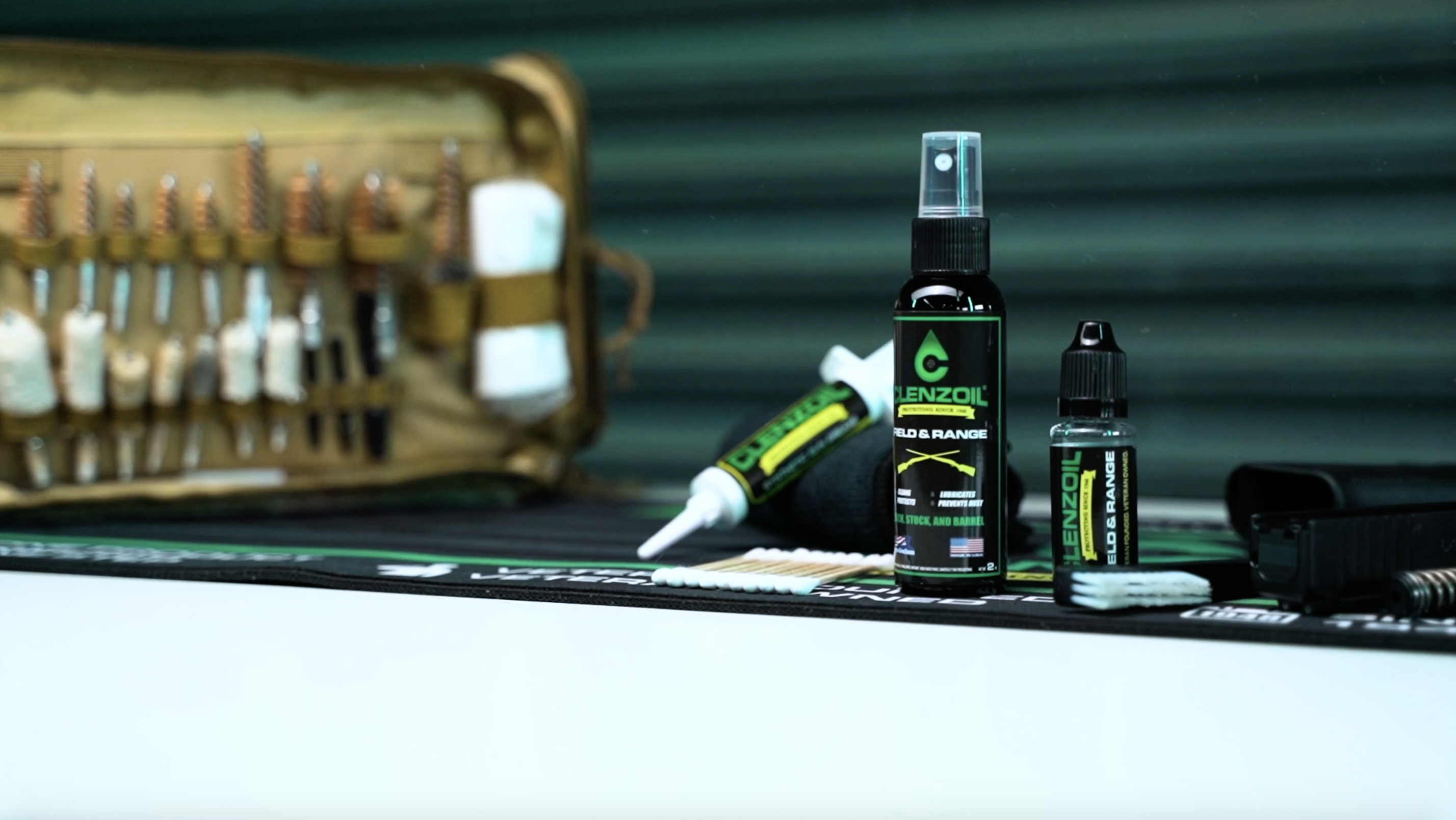 【knc】エッセンシャルグリーン 2箱セット Amazon.com : Clenzoil Field & Range Essentials Combo Kit
