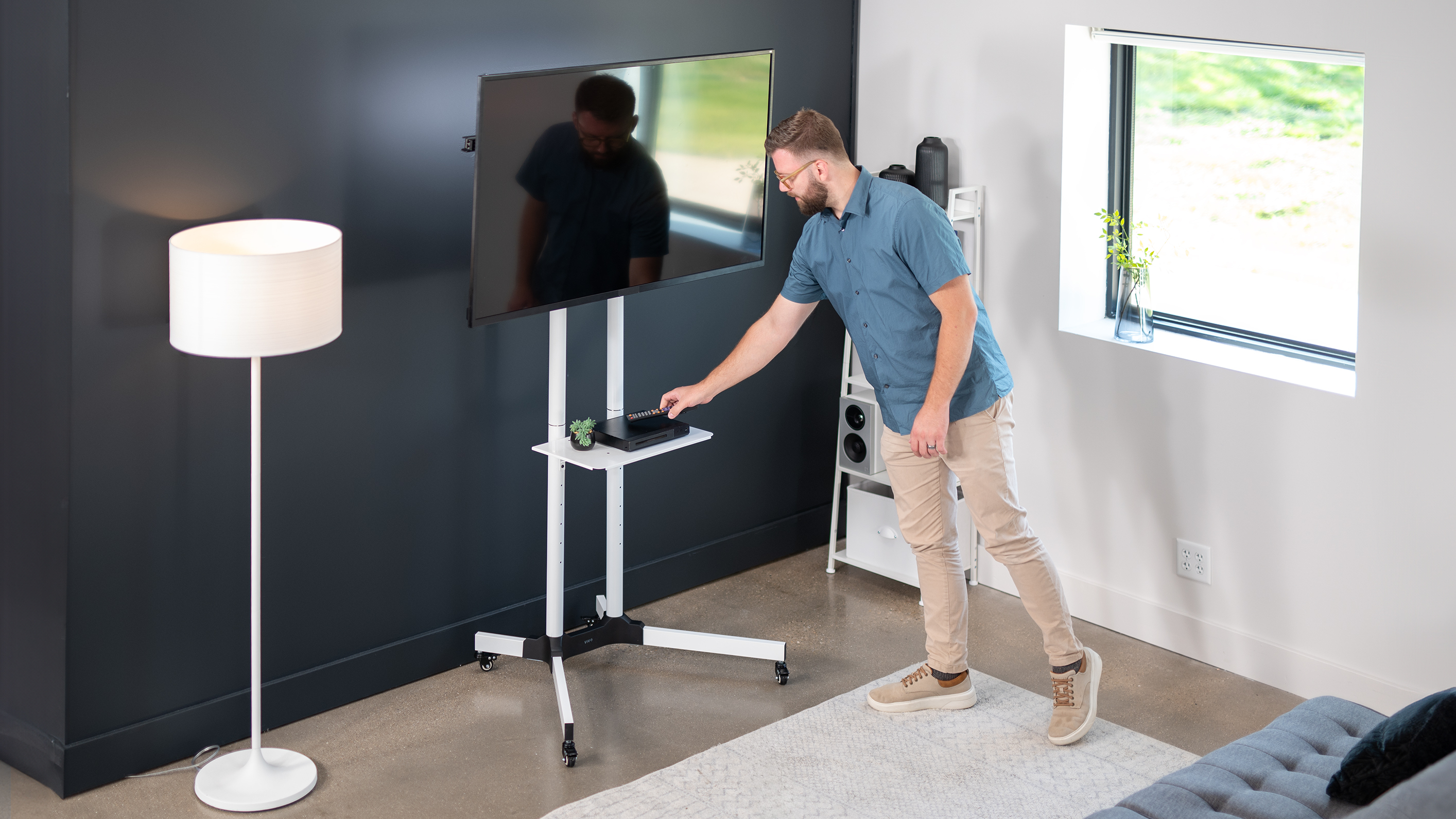 VIVO Mobile TV Cart - Versatile Mounting for 32