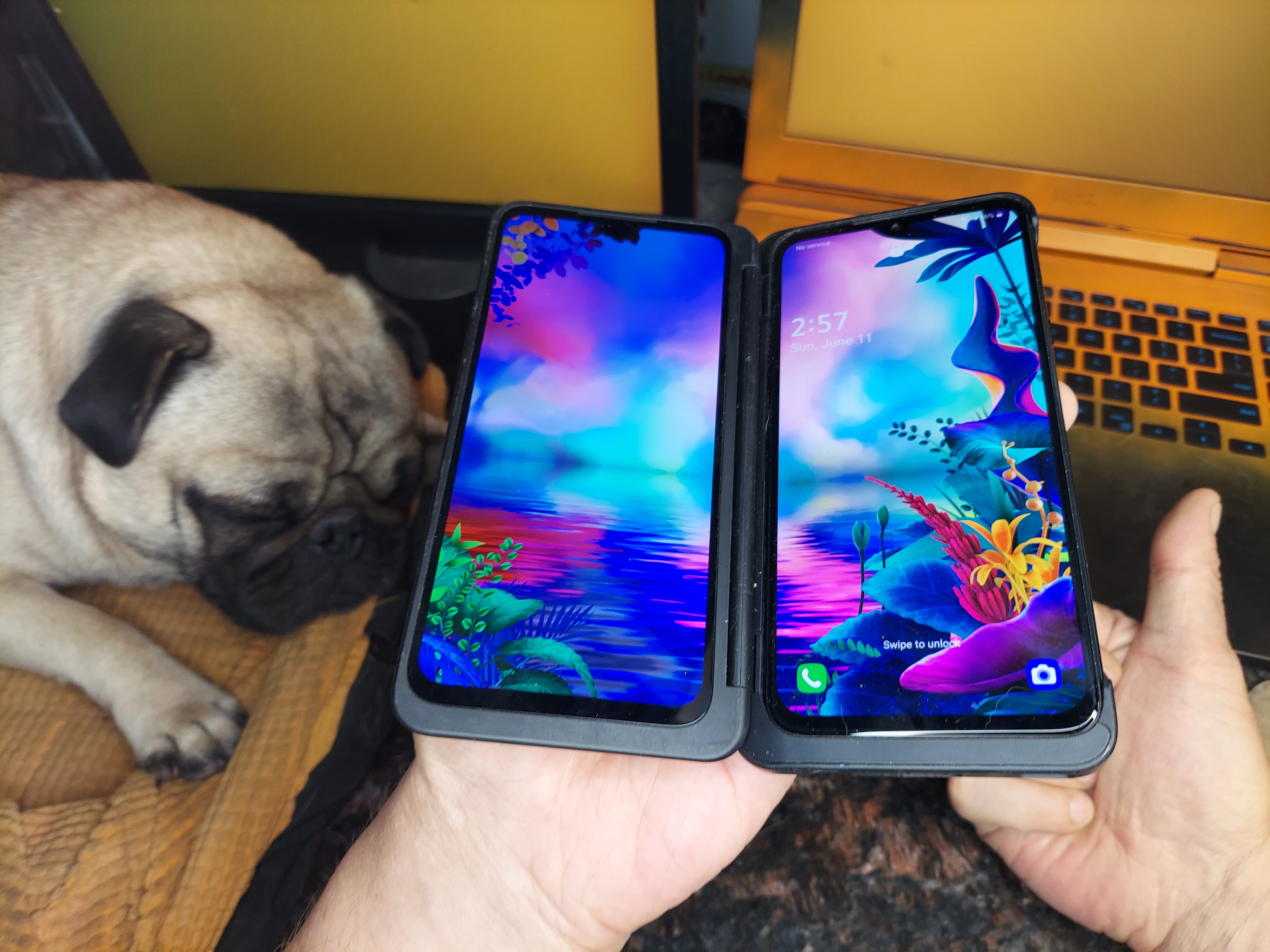 Watch This LG G8 ThinQ with Dual Screen is a Great Gift Idea on