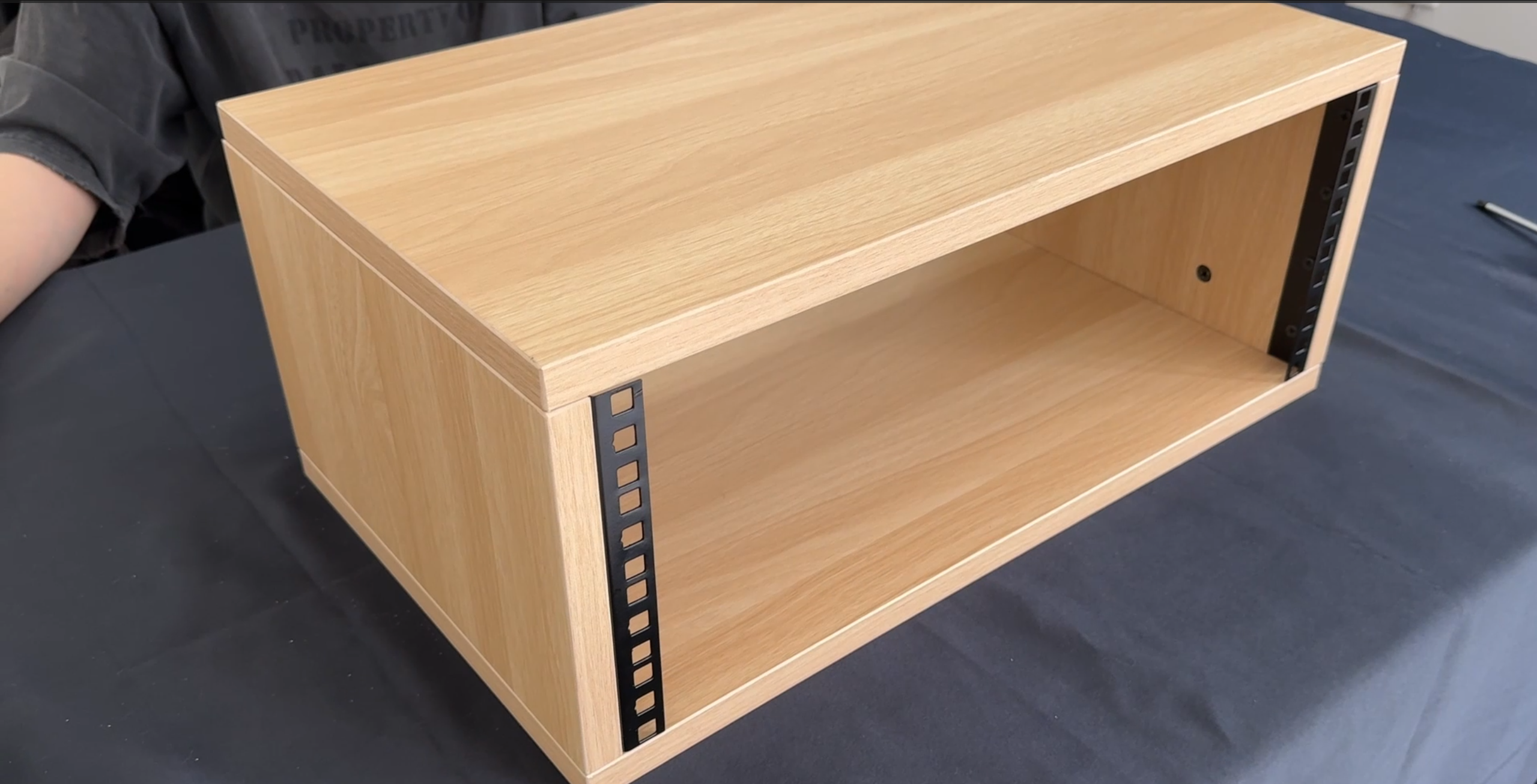 AcouZen Desktop Studio Rack – 2U/3U/4U Shallow Wooden Stand for