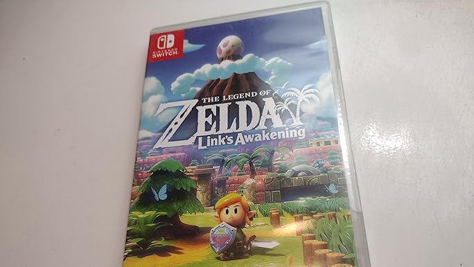 Amazon.com: The Legend of Zelda: Link's Awakening - Nintendo