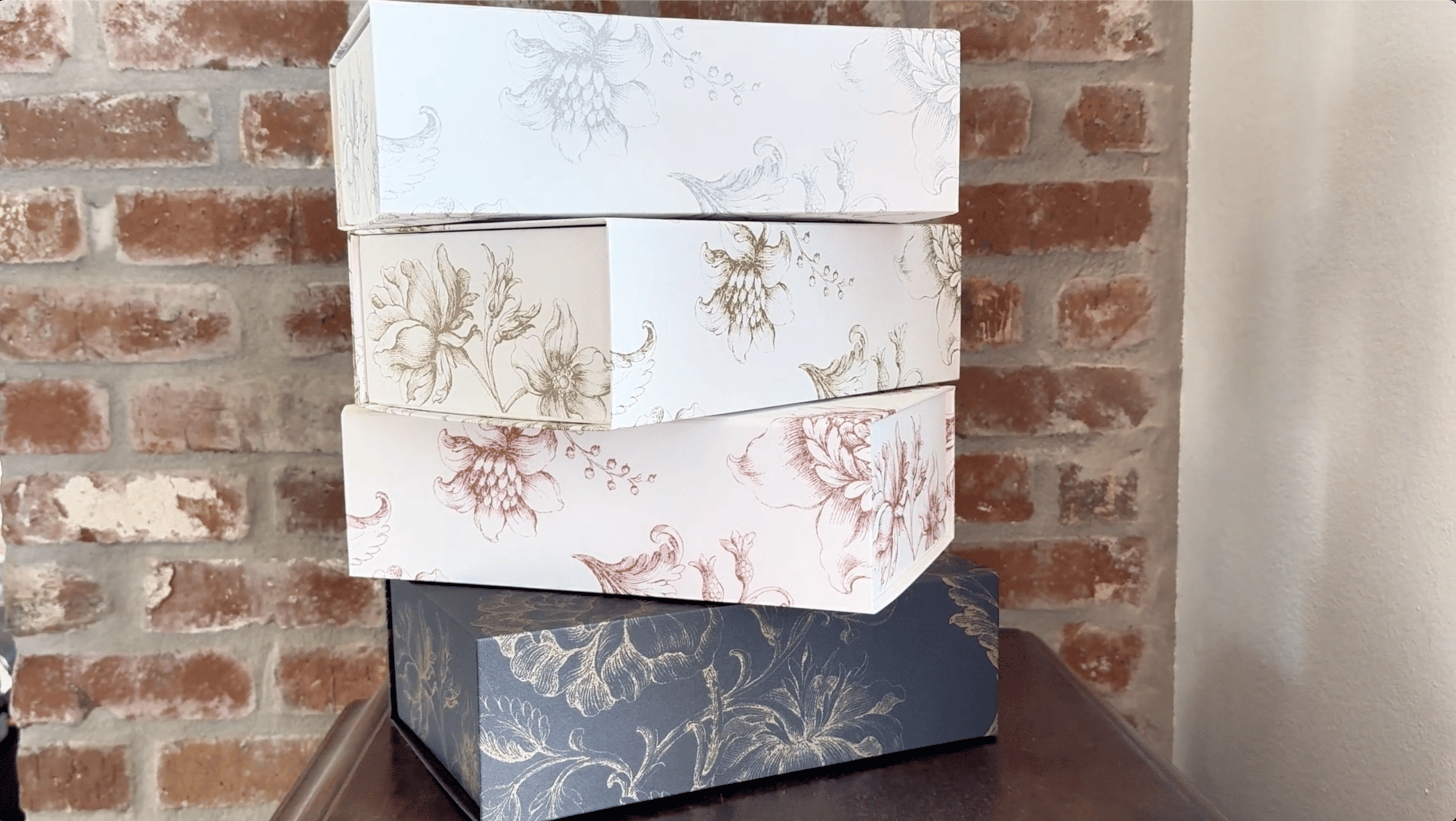 Sorarto Luxury Keepsake Gift Box | Golden Triangle Floral