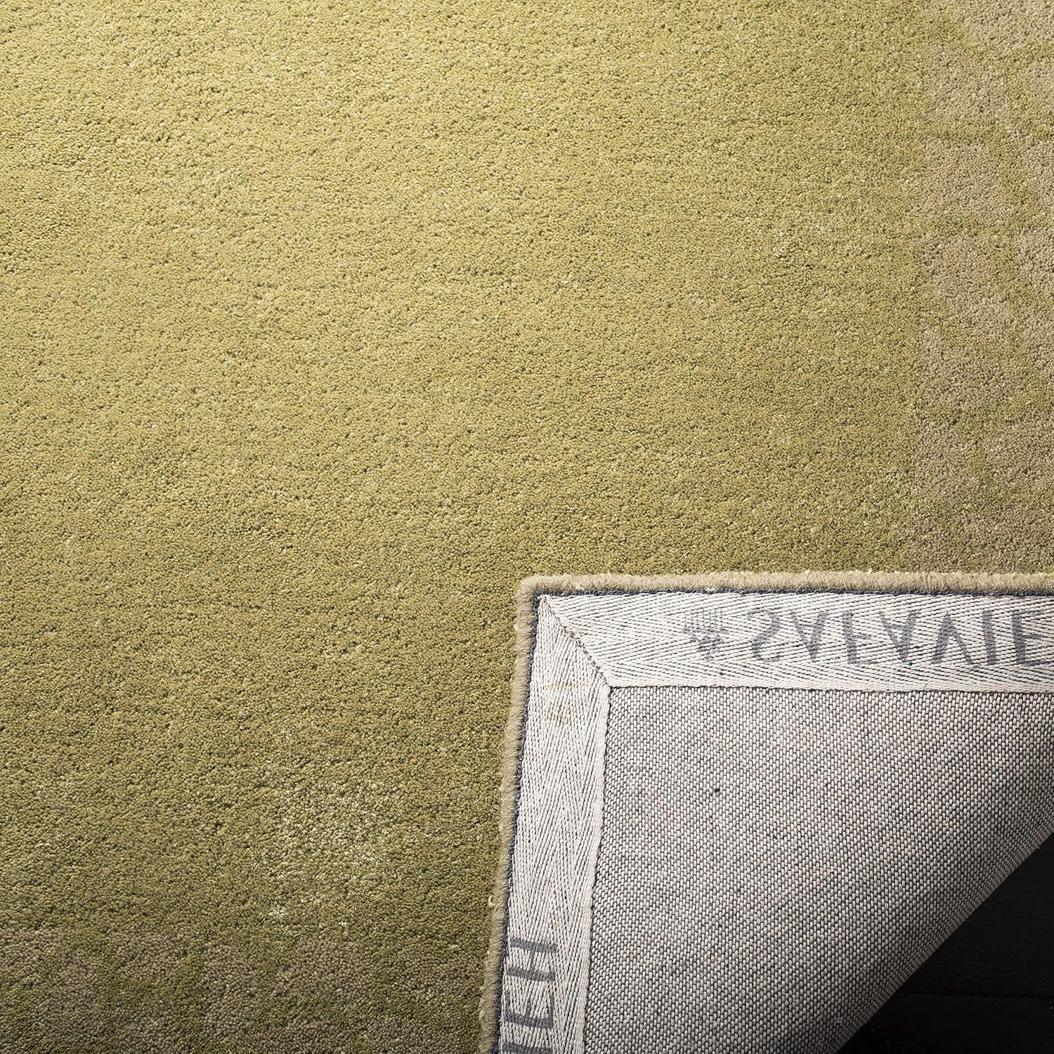 SAFAVIEH Soho Collection Runner Rug - 2'6" x 8', Green & Light Green, Handmade Wool & Viscose, Ideal for High Traffic Areas in Living Room, Bedroom (SOH739C)