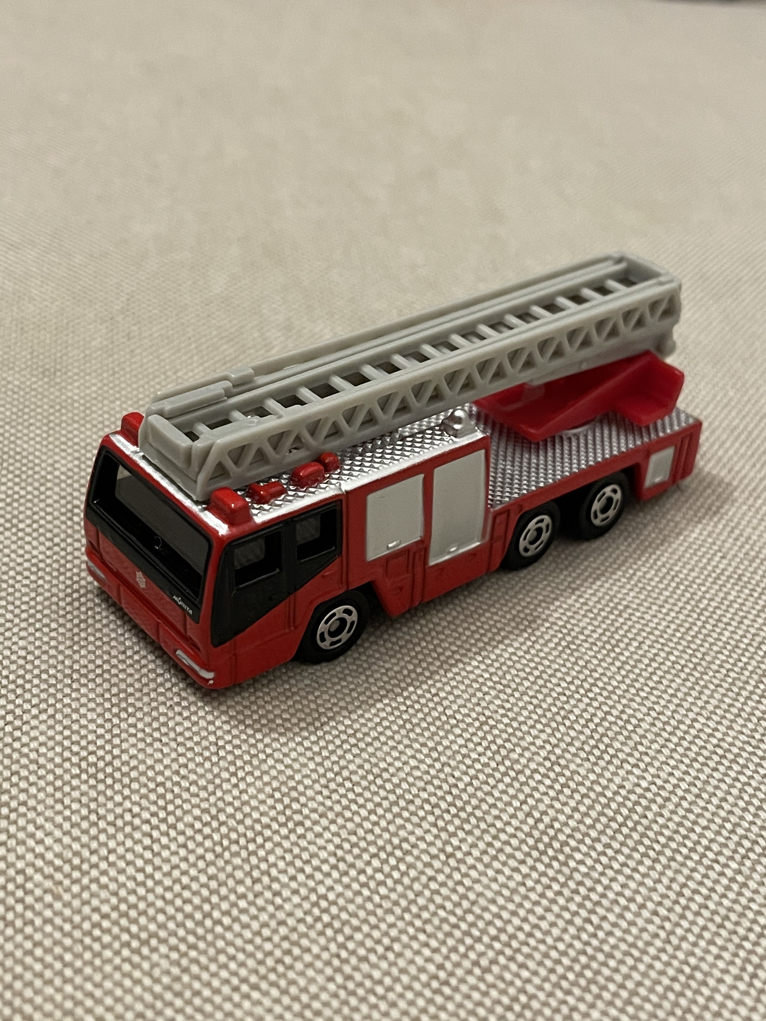 タカラトミー(TAKARA TOMY) Tomica No.108 Hino Aerial Ladder Fire