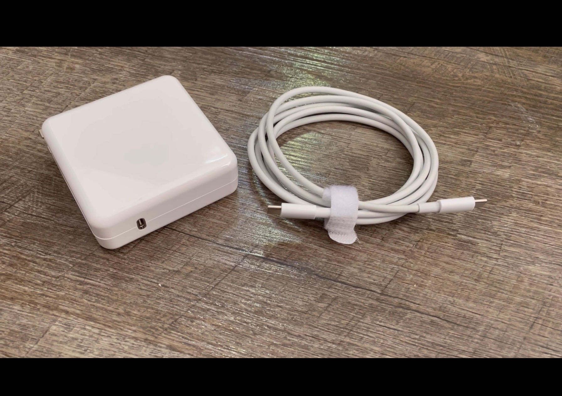 Apple MacBook Pro シルバー　タイプC充電器付き Amazon.com: Mac Book Pro Charger - 100W USB C Charger
