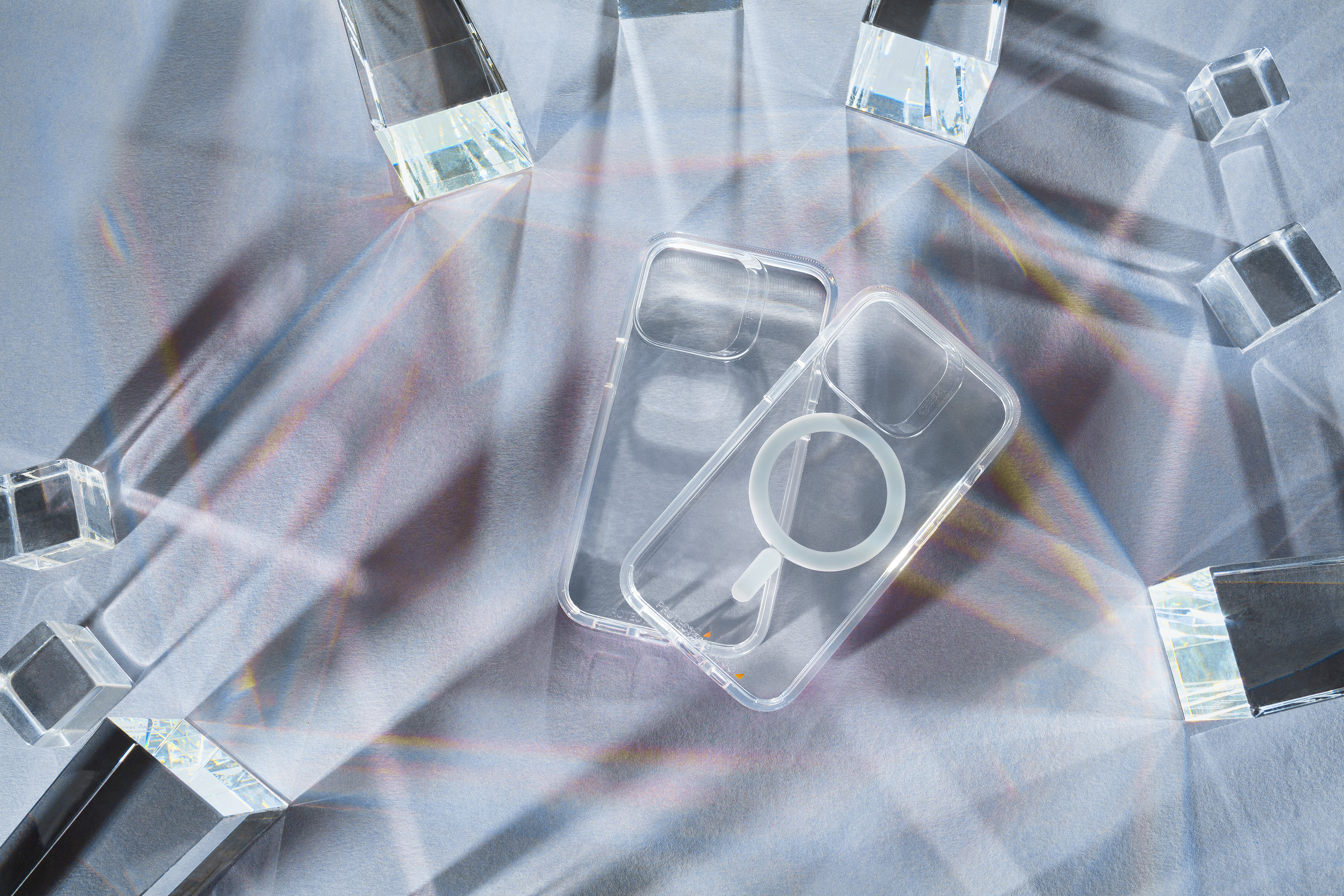 Amazon.com: GEAR4 ZAGG Crystal Palace Snap Case - Crystal Clear