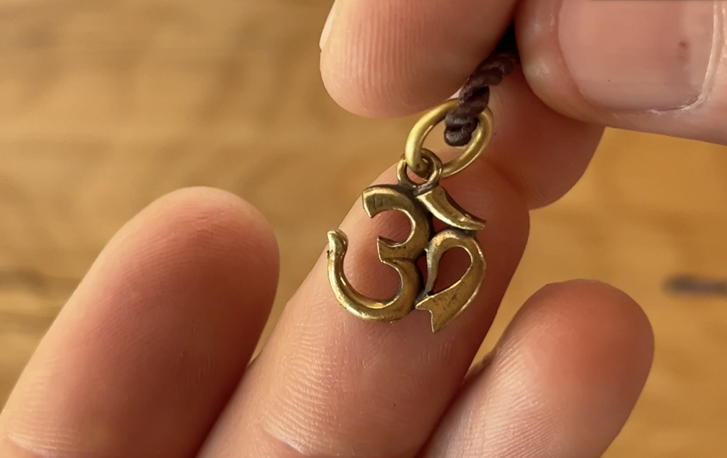 Amazon.com: Artschatz OM/AUM Pendant Necklace - Ø 0.5 inch