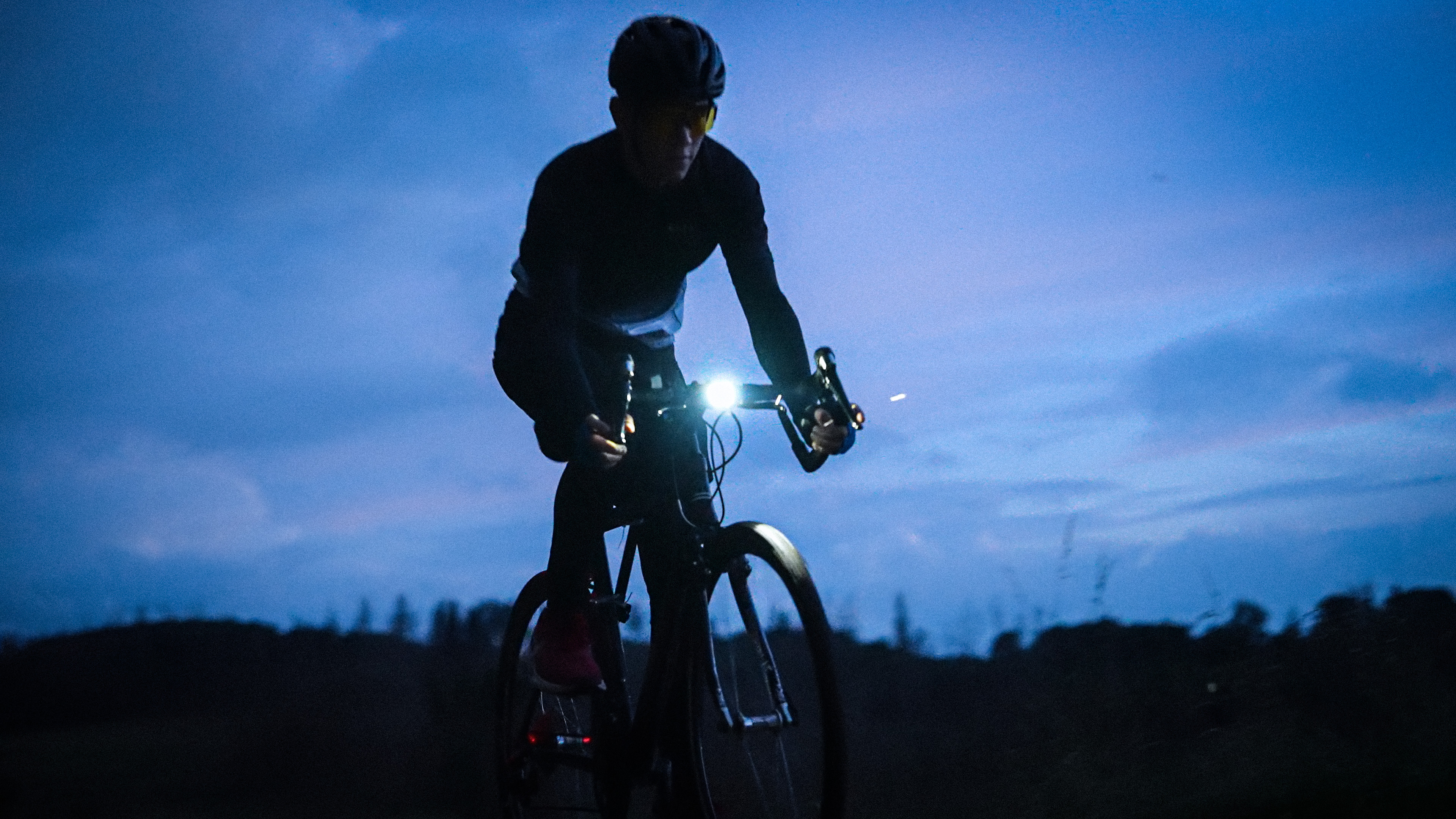 Éclairage vélo avant avec support interrupteur 15 Lux Buchel Uni Led Dynamo BÜCHEL