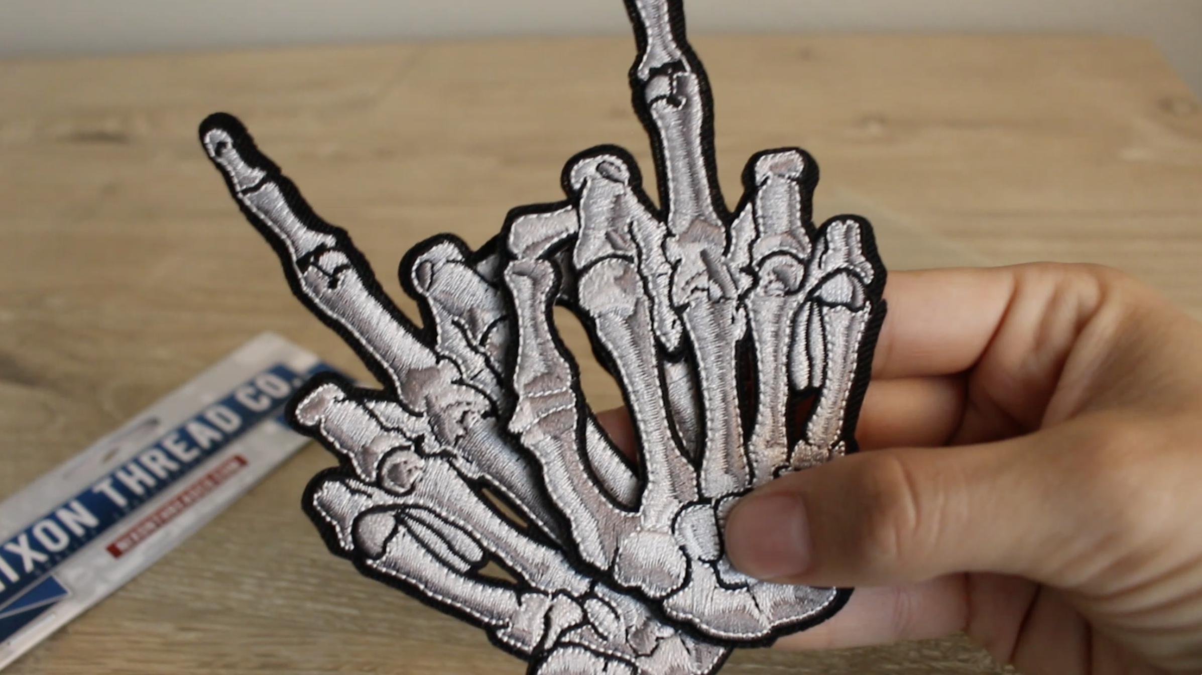 Segno Di Scheletro Della Mano Con Il Do Medio Illustrazione