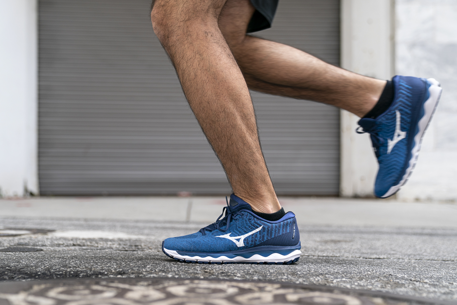 Amazon.com | Mizuno Men's Wave Sky 5 Running Shoe, Imperial