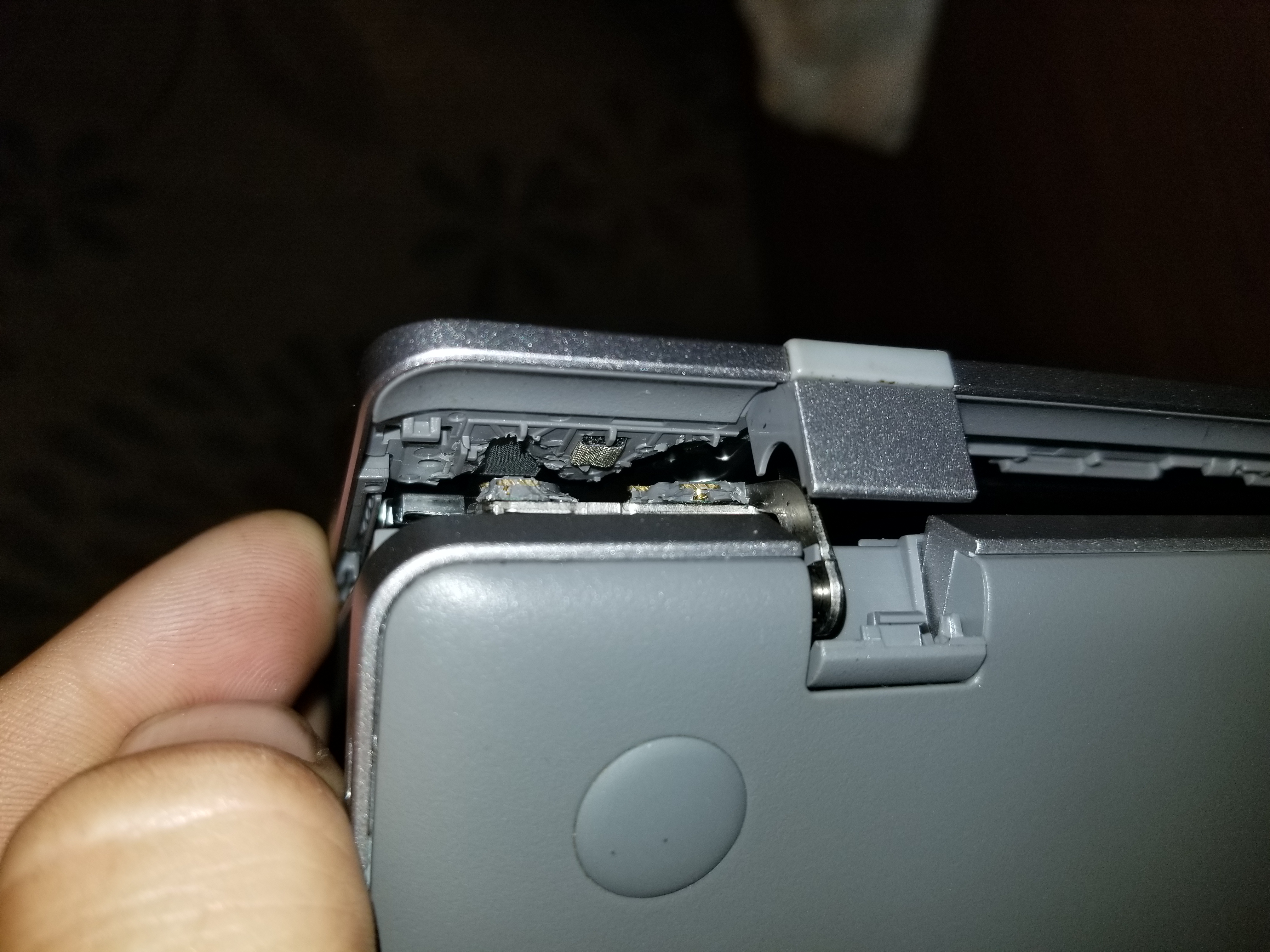 The hinge breaks with normal use.