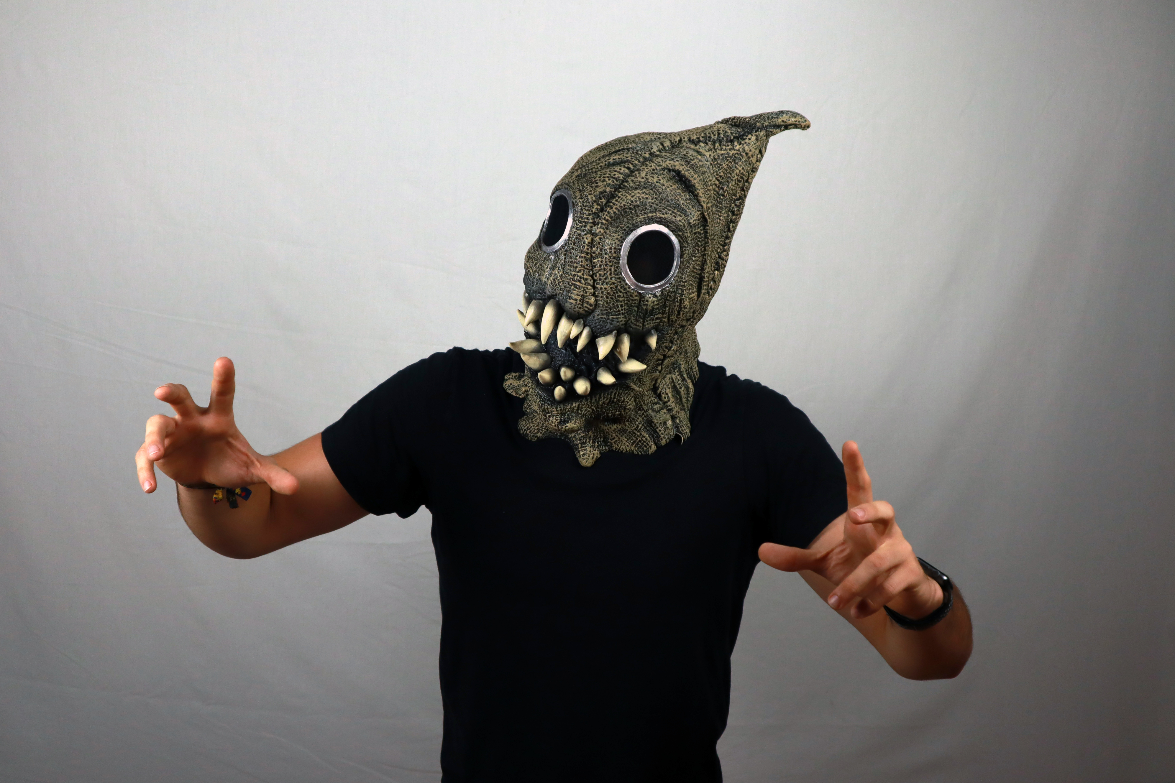 Amazon.com: Grupo REV Scarecrows-Sack Monster : Clothing, Shoes