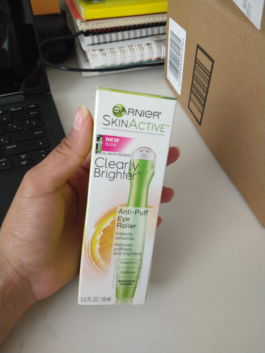Garnier Clearly Brighter Anti-Puff Eye Roller, Dark Circles Under Eye Treatment with Caffeine and Vitamin C, 0.5 Fl Oz (15mL), 1 Count (Packaging May Vary)