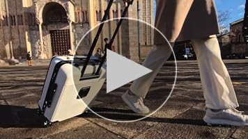 Valigia A Mano 20 Pollici Con Ricarica USB - Tasca Laptop, Lucchetto TSA, Ruote 360°, Nera