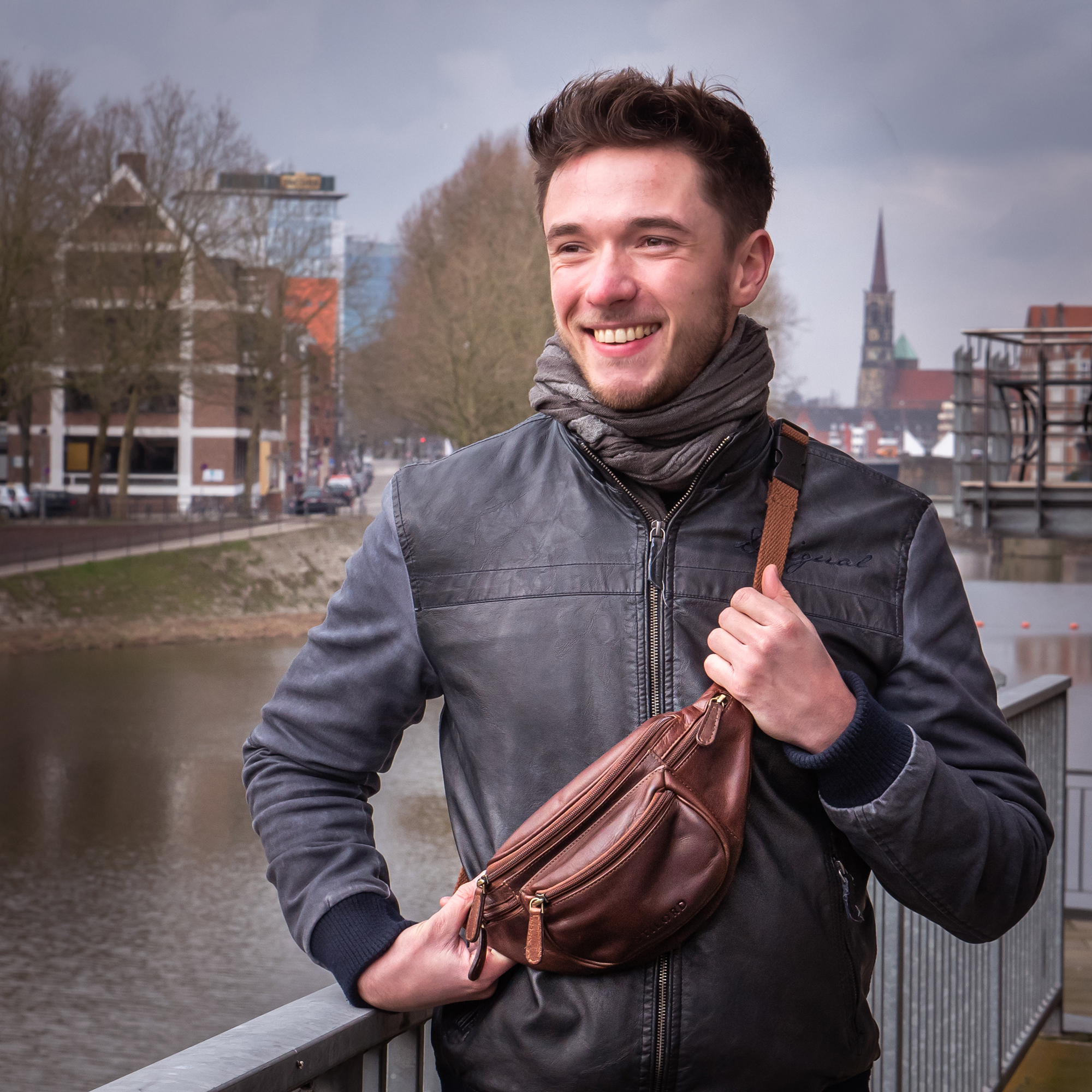 Heuptasje Heren – Cognac Leer - Telefoontasje – Aan je Riem – Clutch