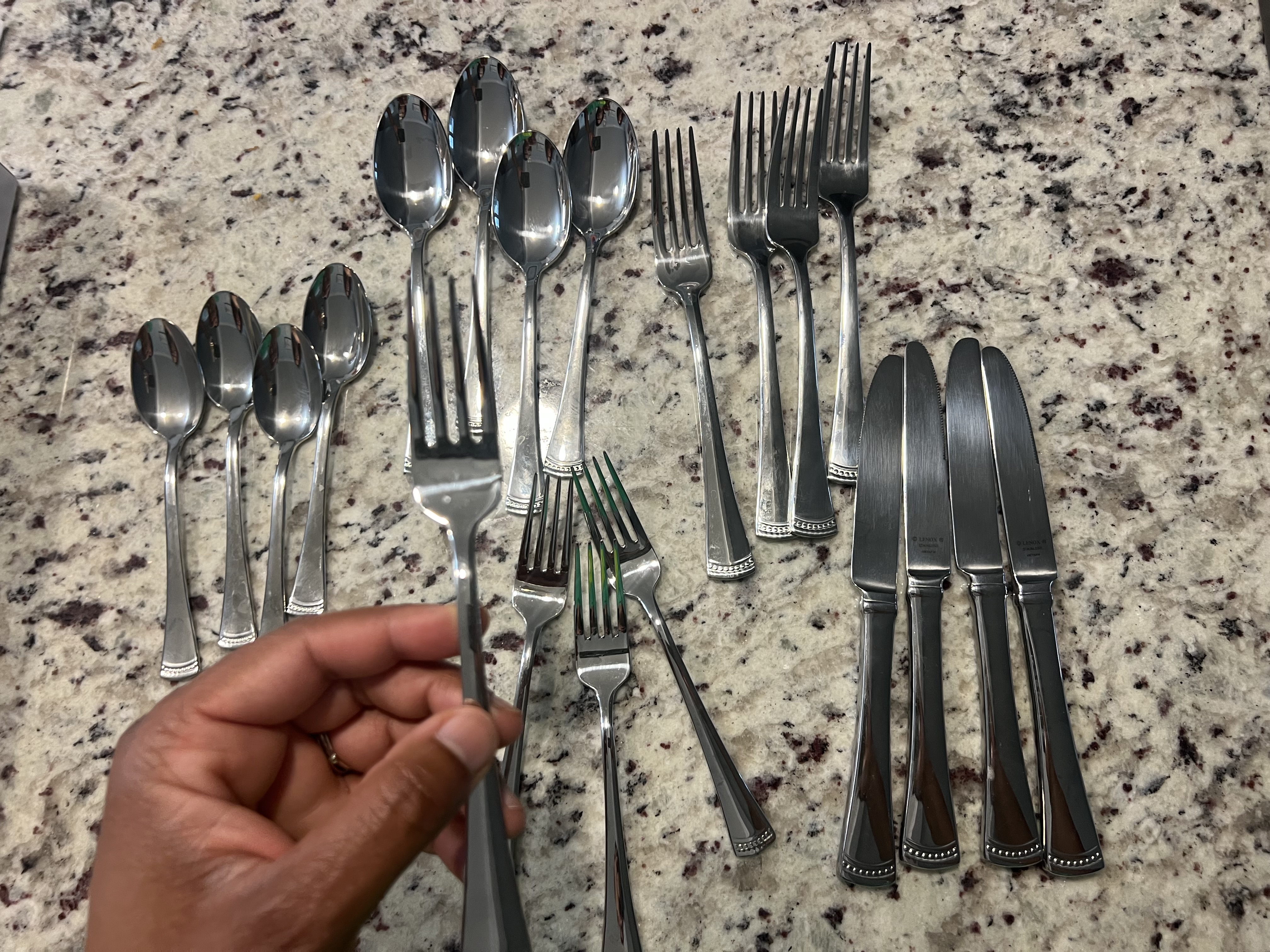 レノックス、カトラリーセット Amazon.com: Lenox: Sets for 12