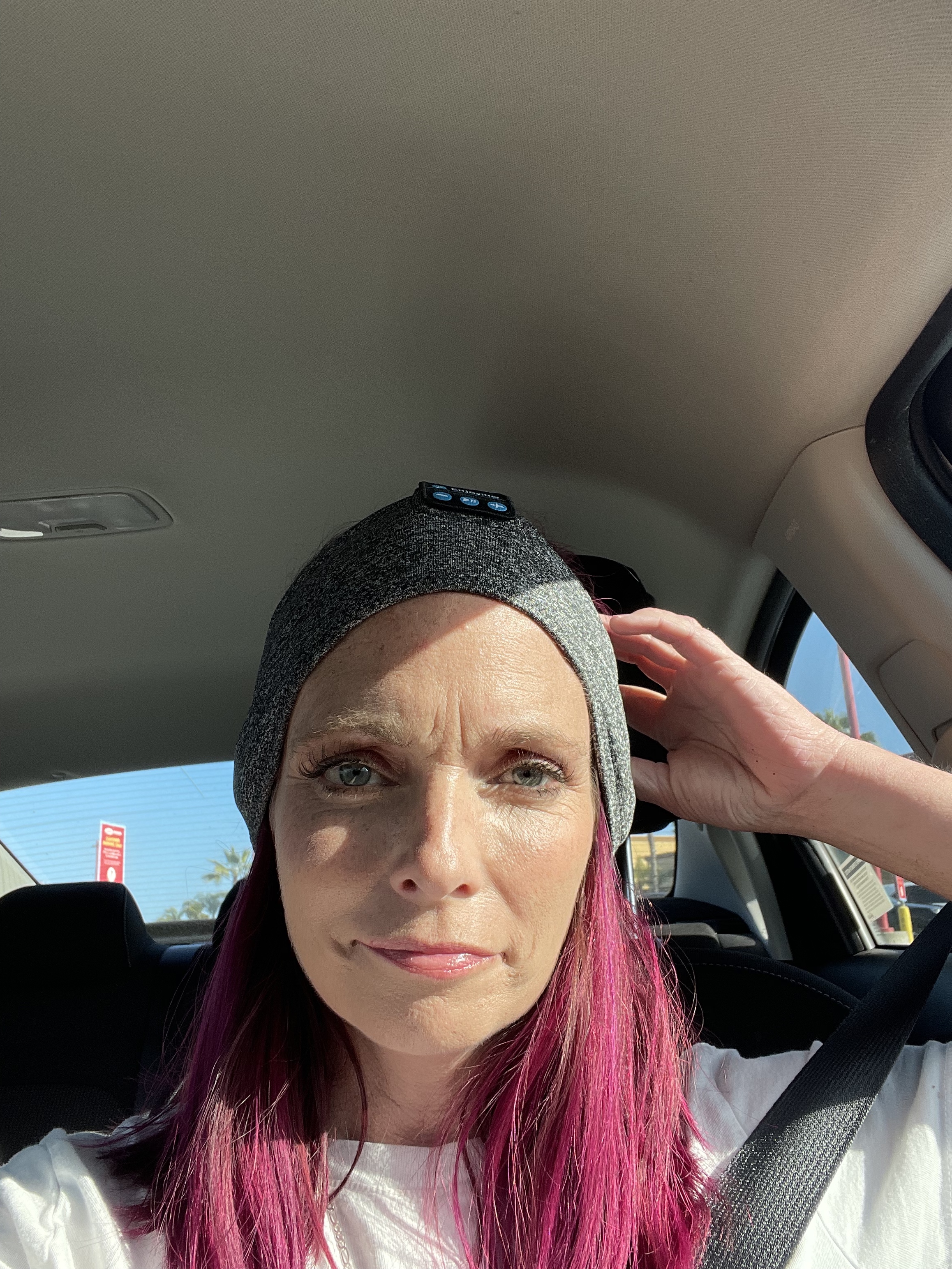 Customer using Enjoying headband for sleep