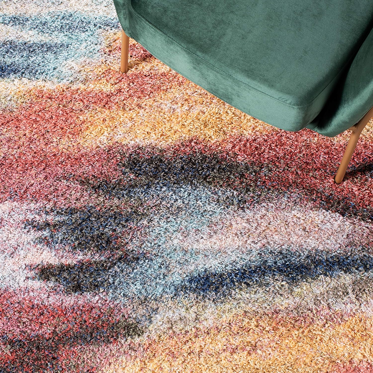 SAFAVIEH Calista Shag Collection Runner - 2'3" x 7', Red & Blue, Modern Abstract, 1-inch Thick, Ideal for The Hallway, Entryway, Foyer, Bedroom (CAL114Q-27)