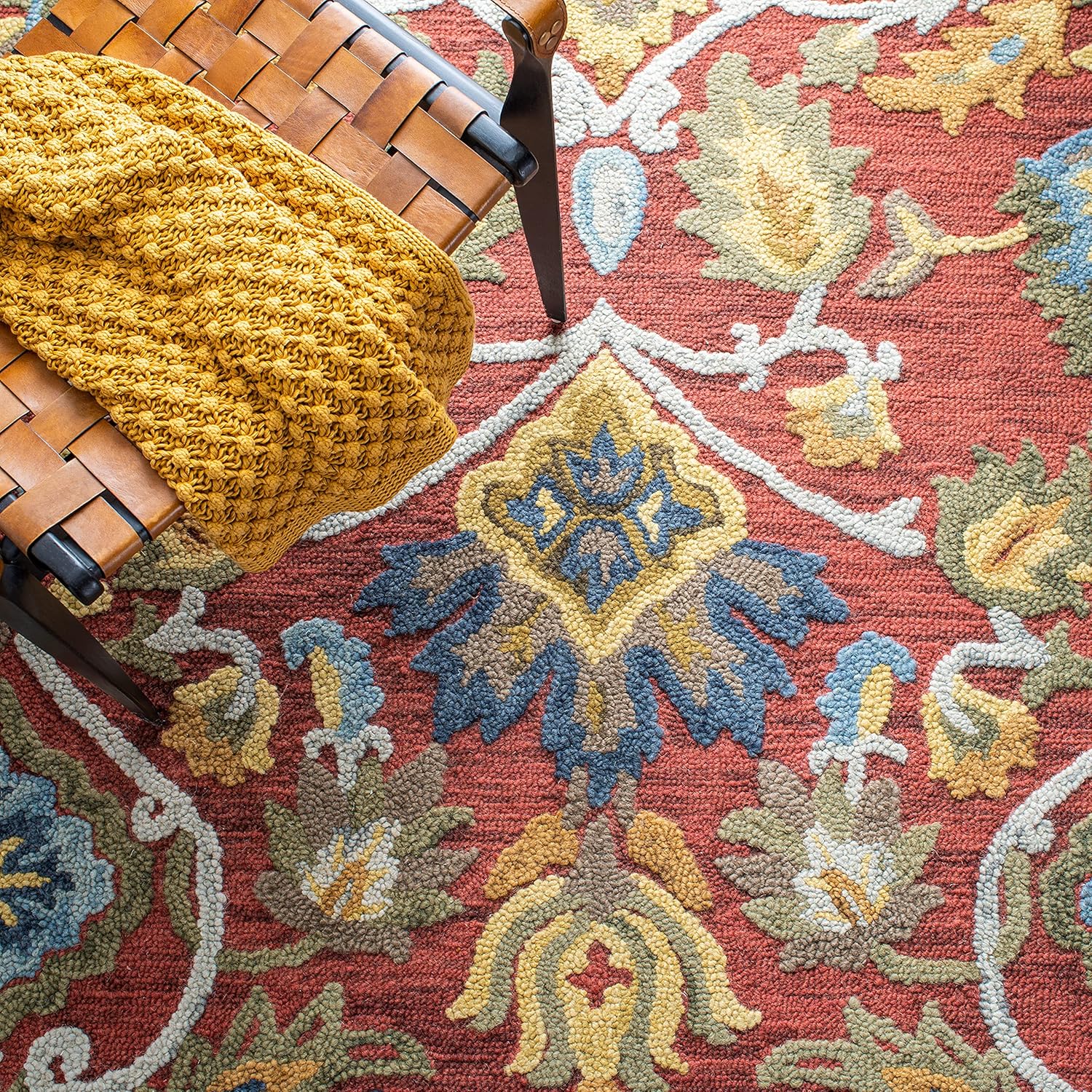 SAFAVIEH Blossom Collection Area Rug - 4' Square, Red & Multi, Handmade French Country Floral Wool, Ideal for High Traffic Areas in Living Room, Bedroom (BLM402Q)