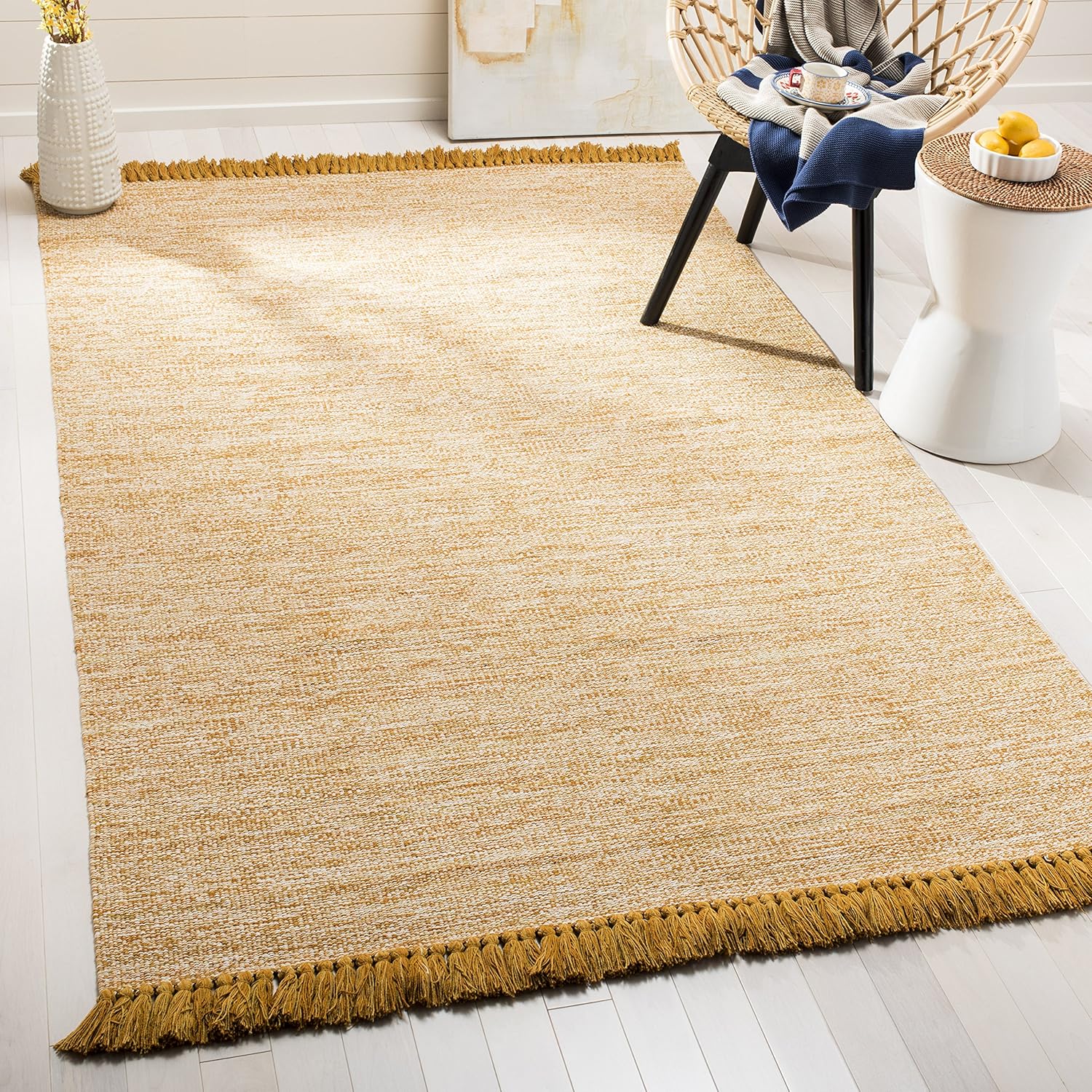SAFAVIEH Area Rug 8x10 - Montauk Collection - Large - Gold, Handmade Cotton, Tassel Design, Ideal for Living Room, Bedroom, Office, Dining Space (MTK610I)