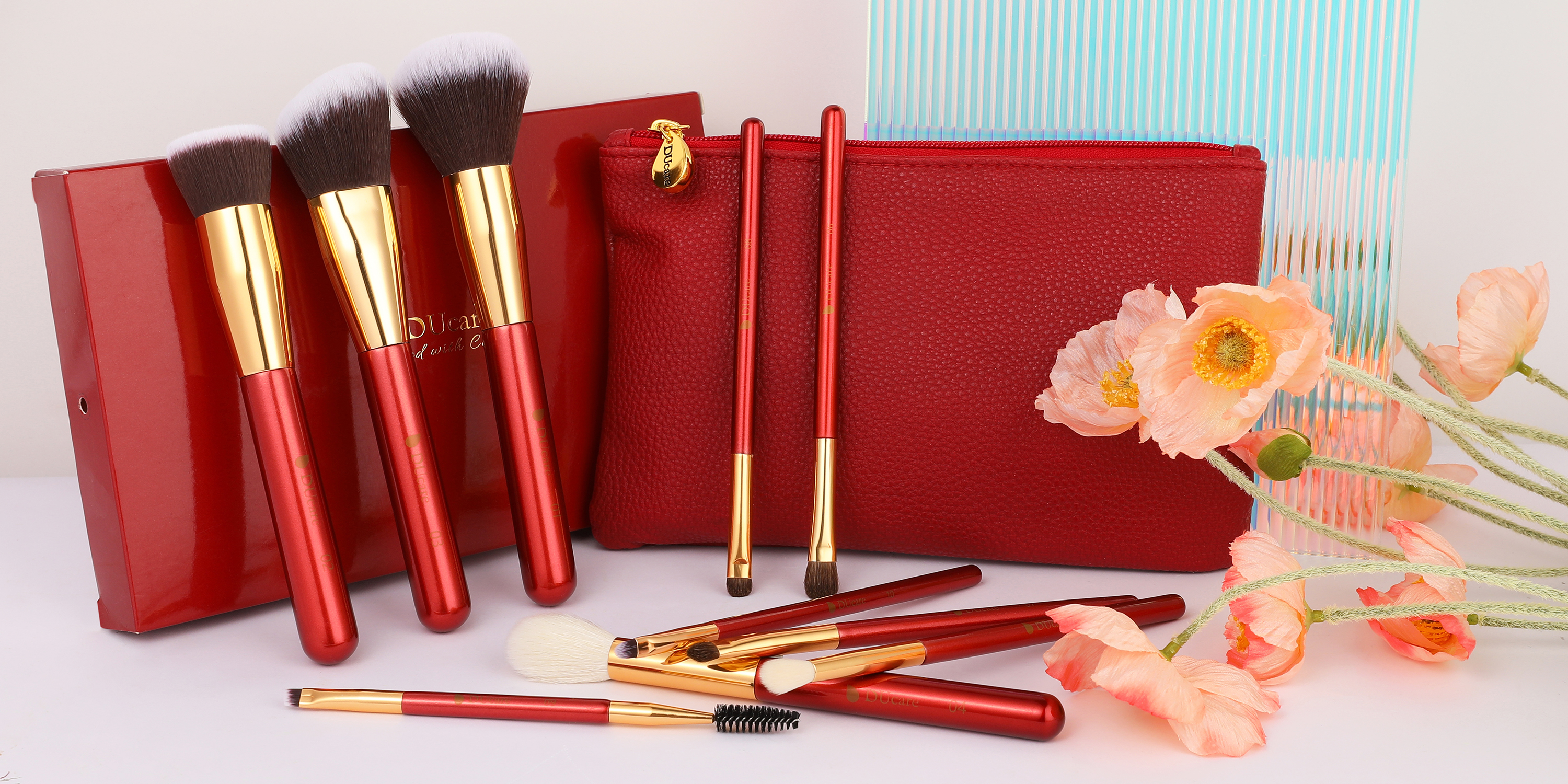 Amazon.co.jp: DUcare ドゥケア メイクブラシ10本セット赤い 収納