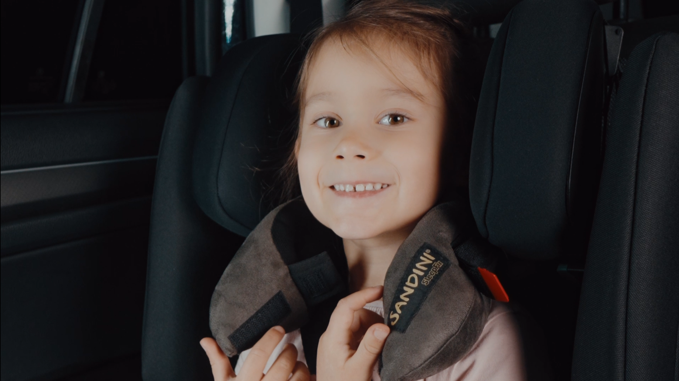 SANDINI SleepFix® Kids – Sicherheits-Schlafkissen für Kinder (18 Monate bis 12 Jahre) – Crash-Test geprüft im Kindersitz – Basic Velvet Baby