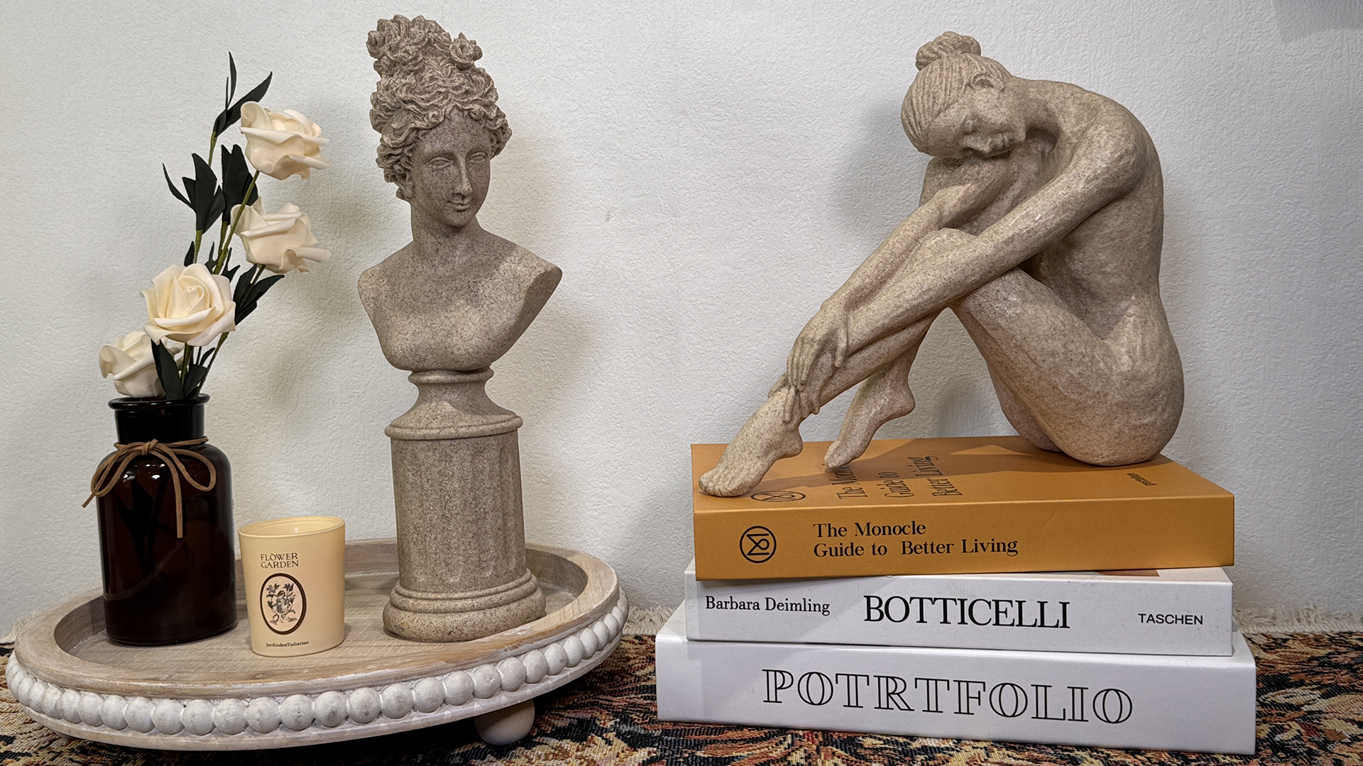 Escultura abstracta moderna femenina sentada beige miniatura 7