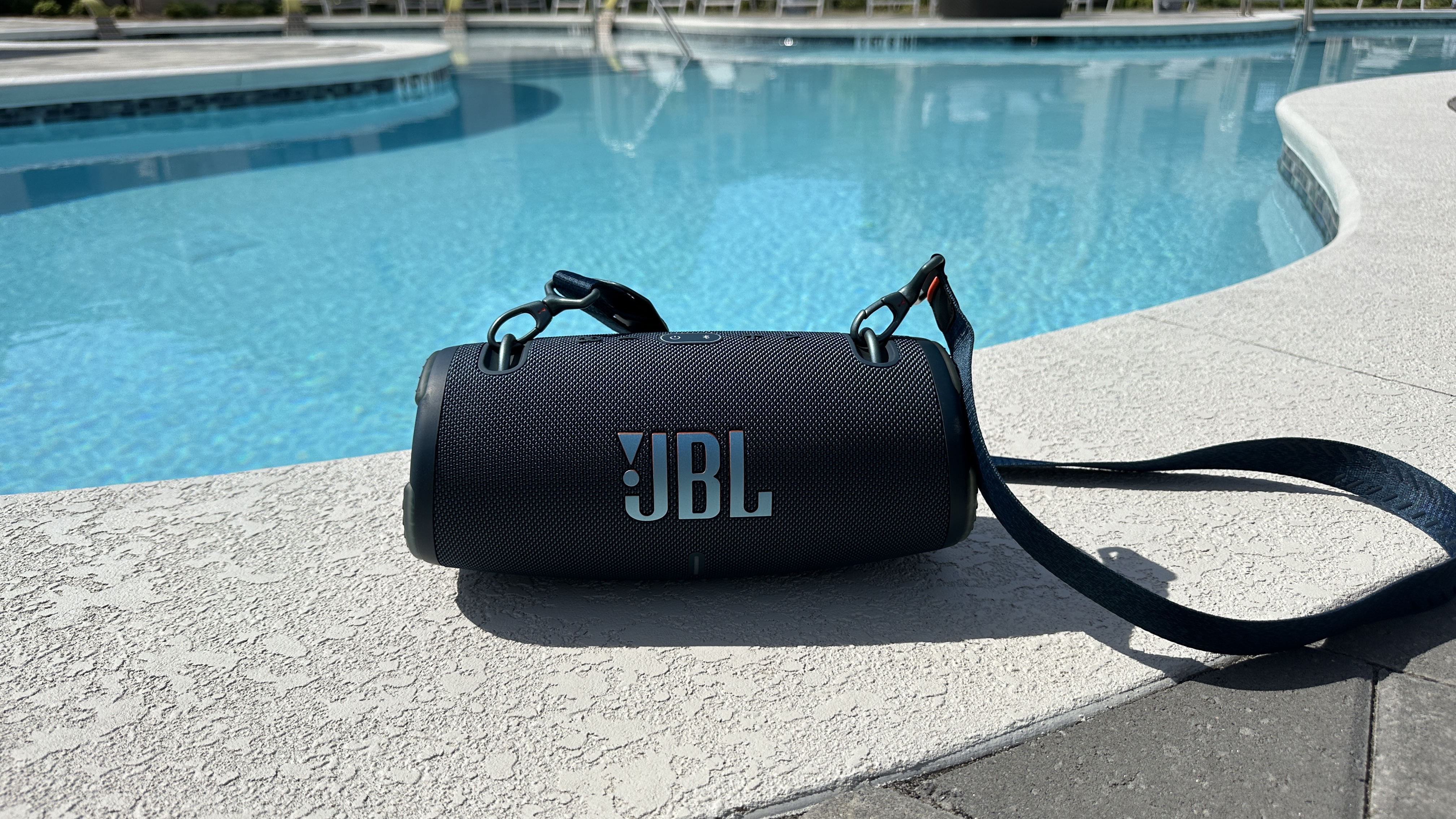 Watch JBL Xtreme 3 Bluetooth Waterproof Speaker Review on Amazon Live