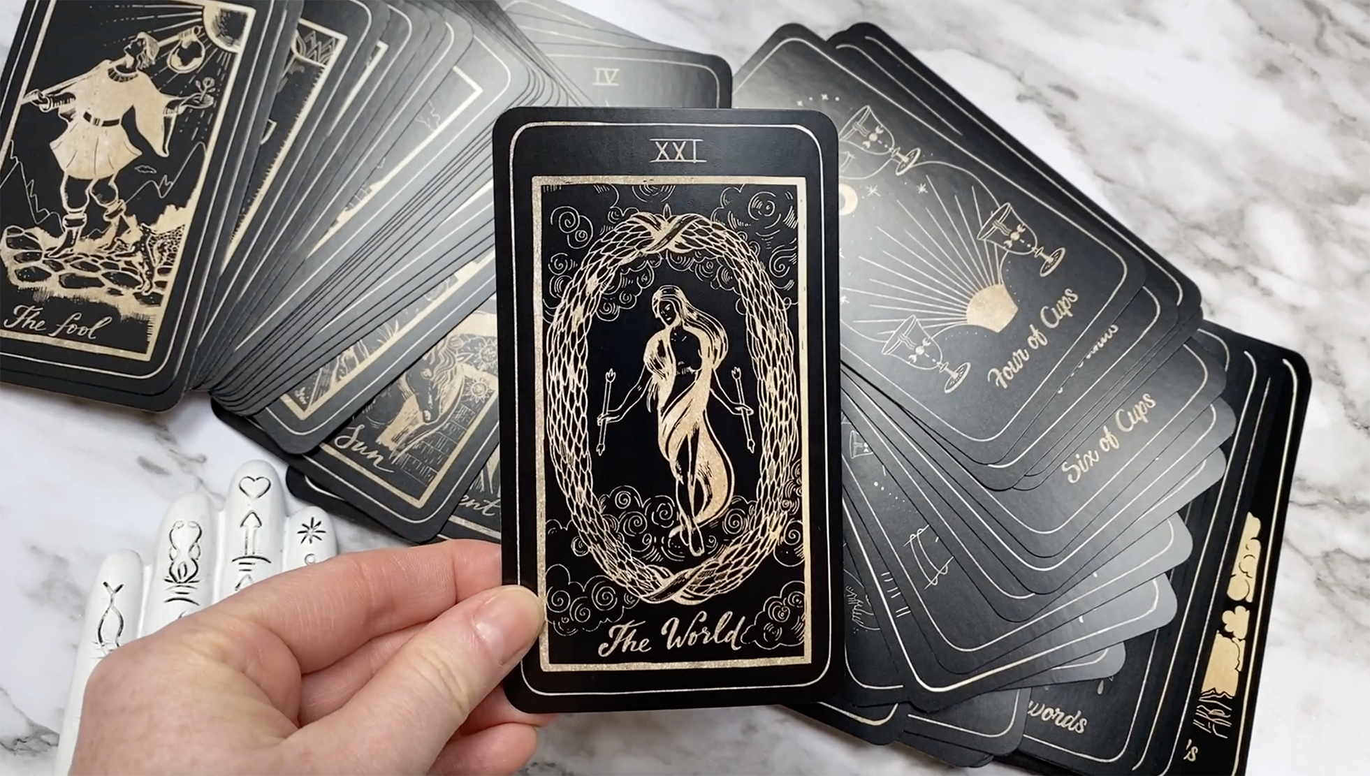 【美品・正規品】Somnia Tarot Deck タロットカード Amazon.com: Shores Of Moon Luna Somnia Tarot Deck with