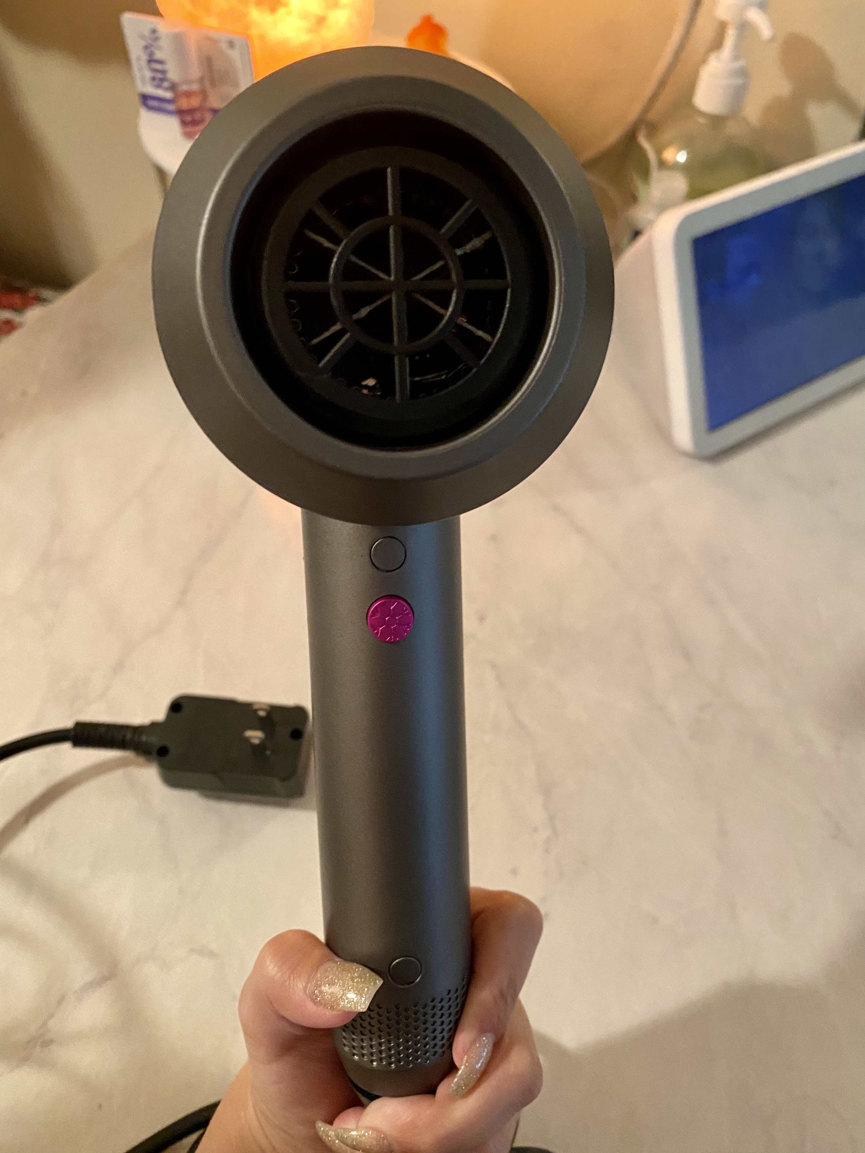 EFFORTLESS & BEAUTIFUL HAIRDRYER